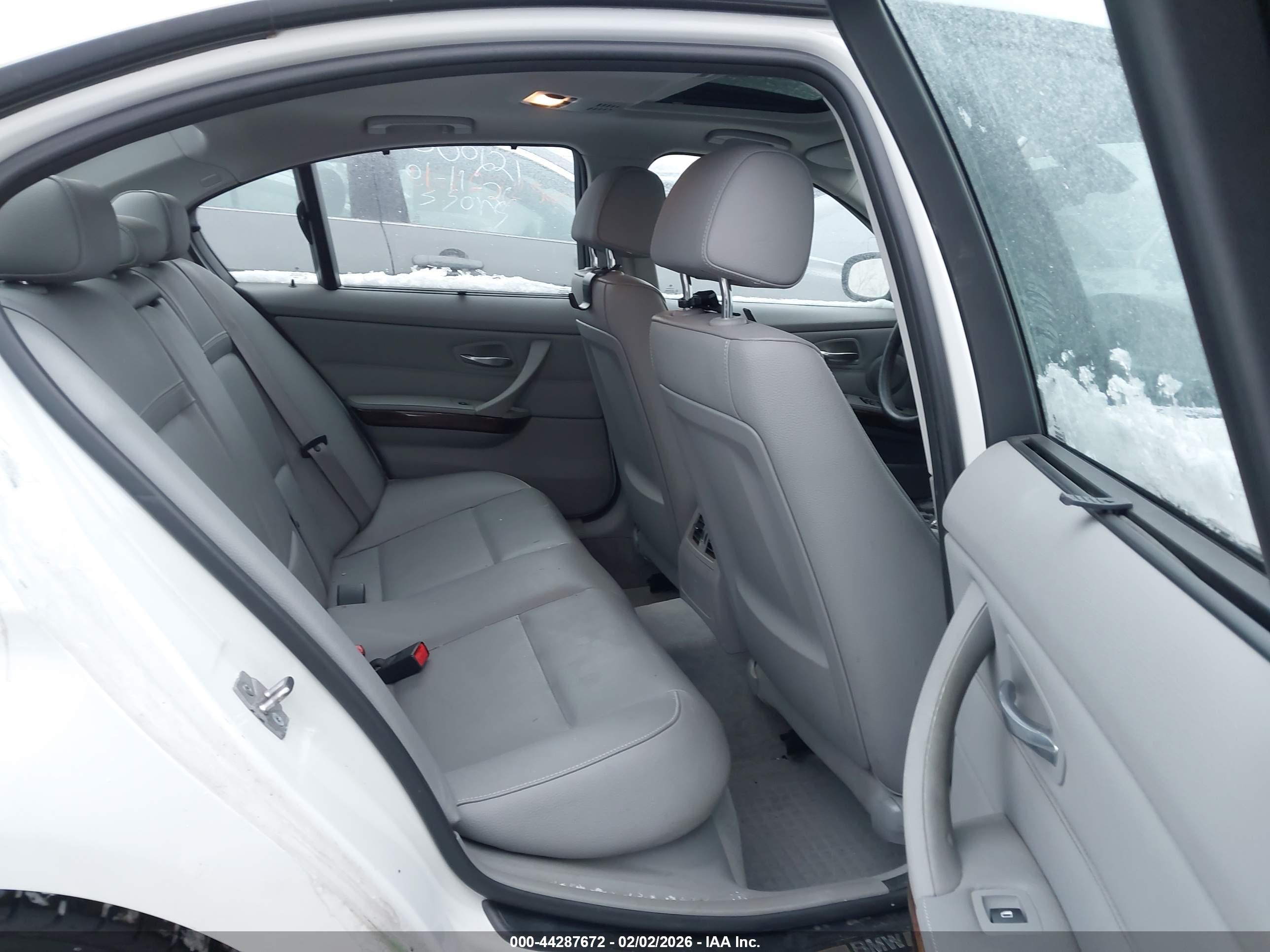 BMW 328I image 8