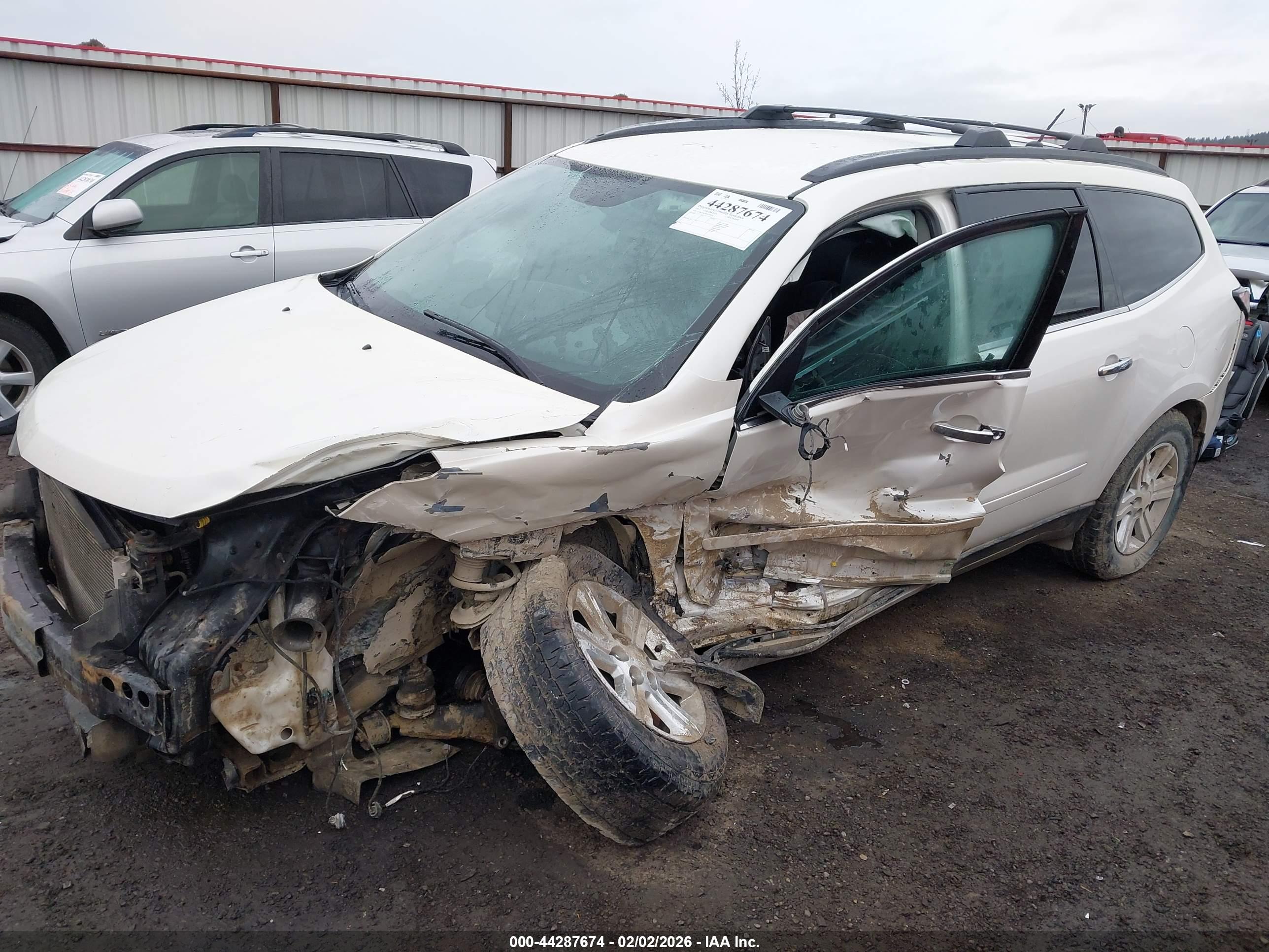 CHEVROLET TRAVERSE image 2