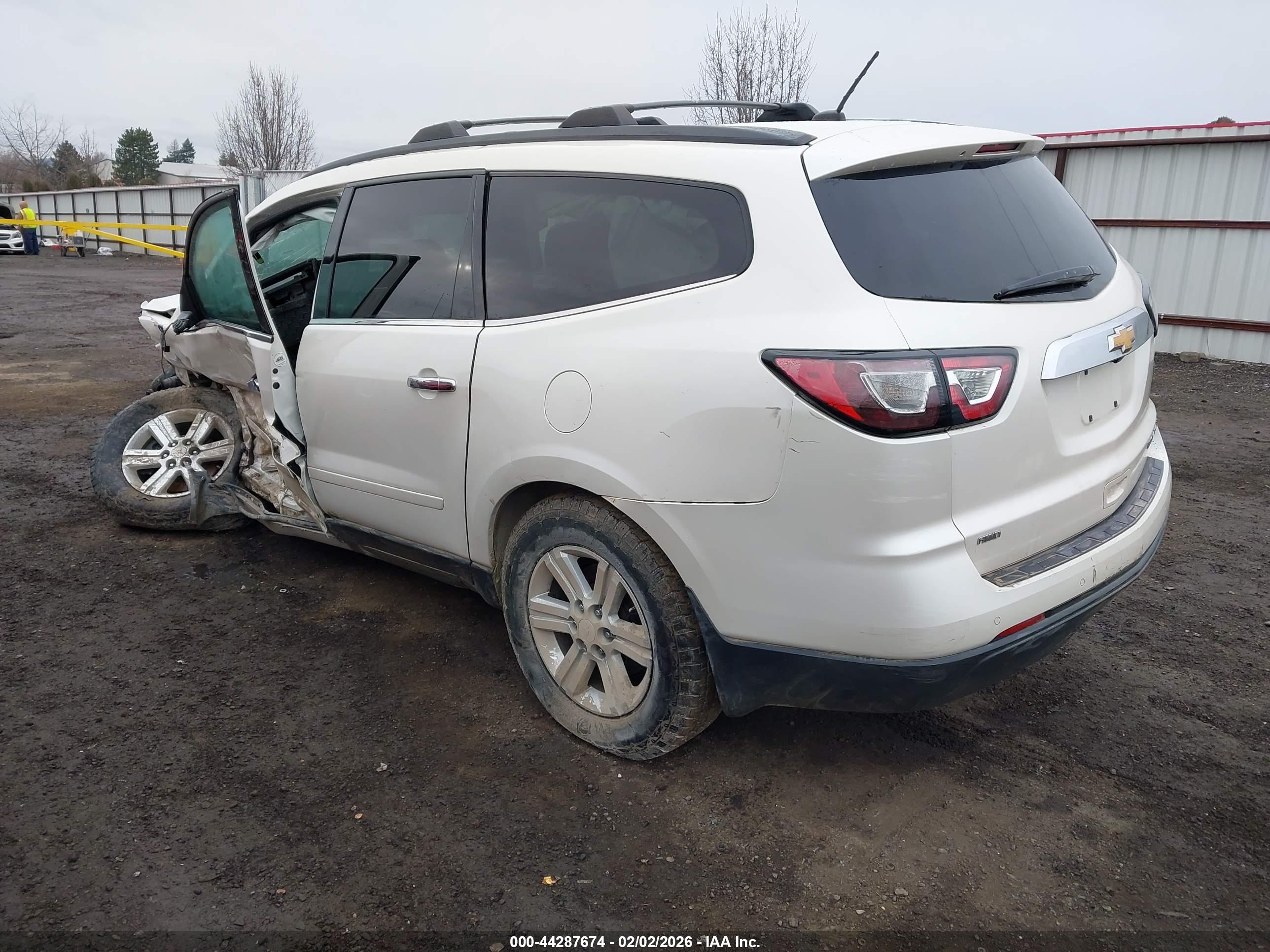 CHEVROLET TRAVERSE image 3