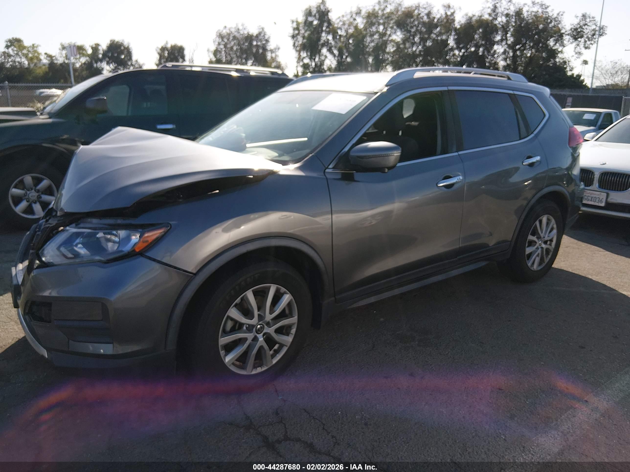 NISSAN ROGUE image 2