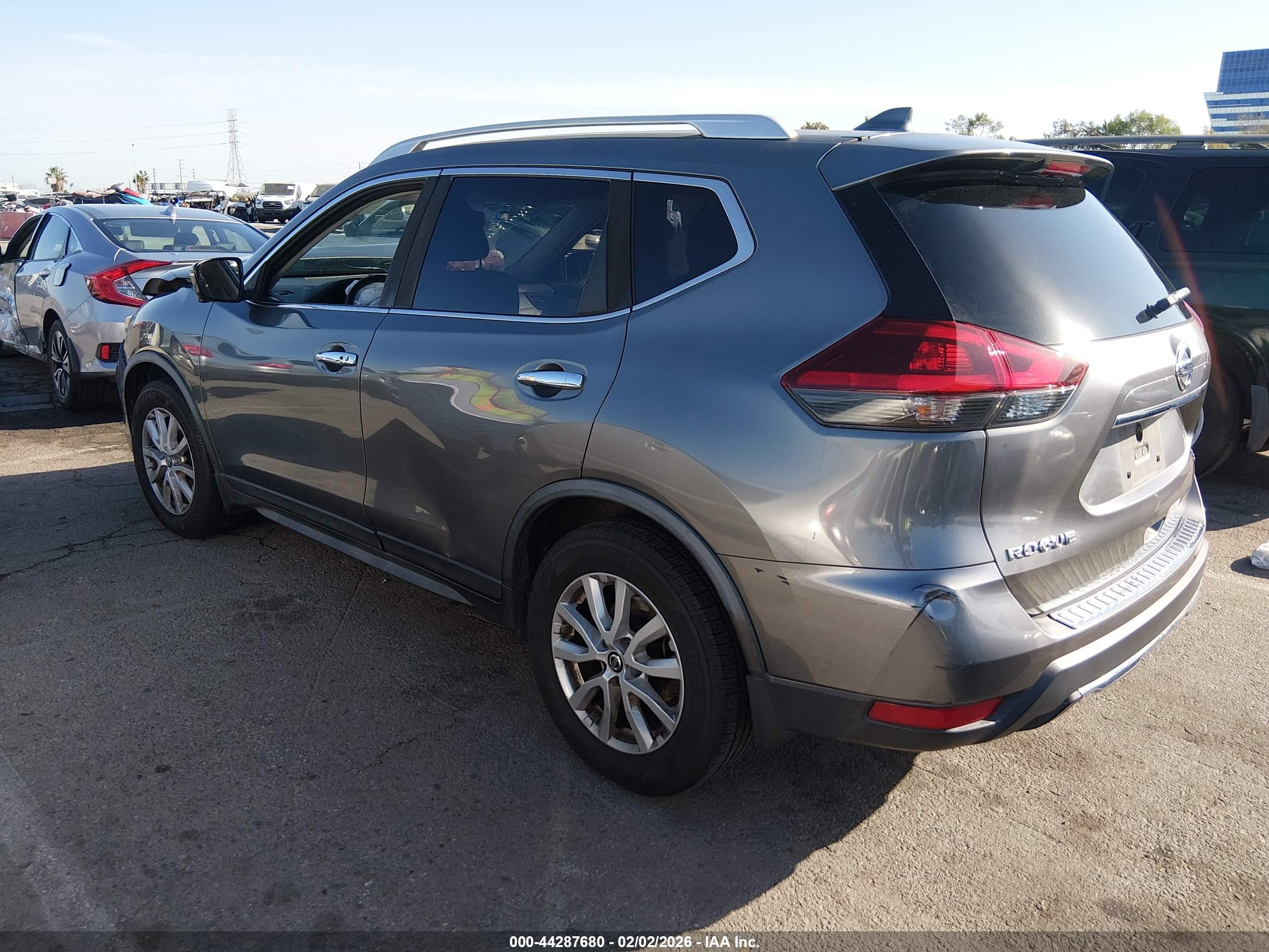 NISSAN ROGUE image 3