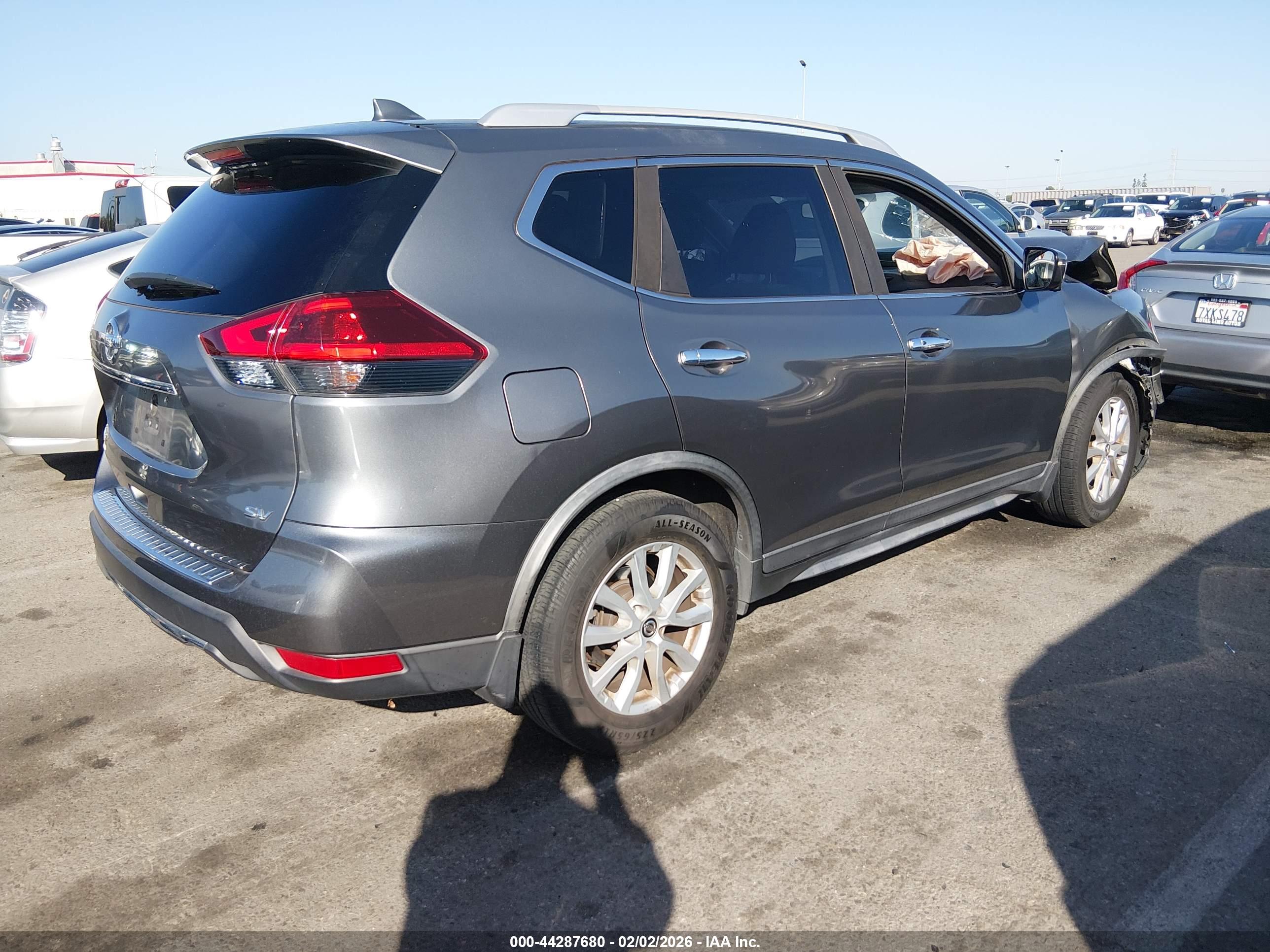 NISSAN ROGUE image 4