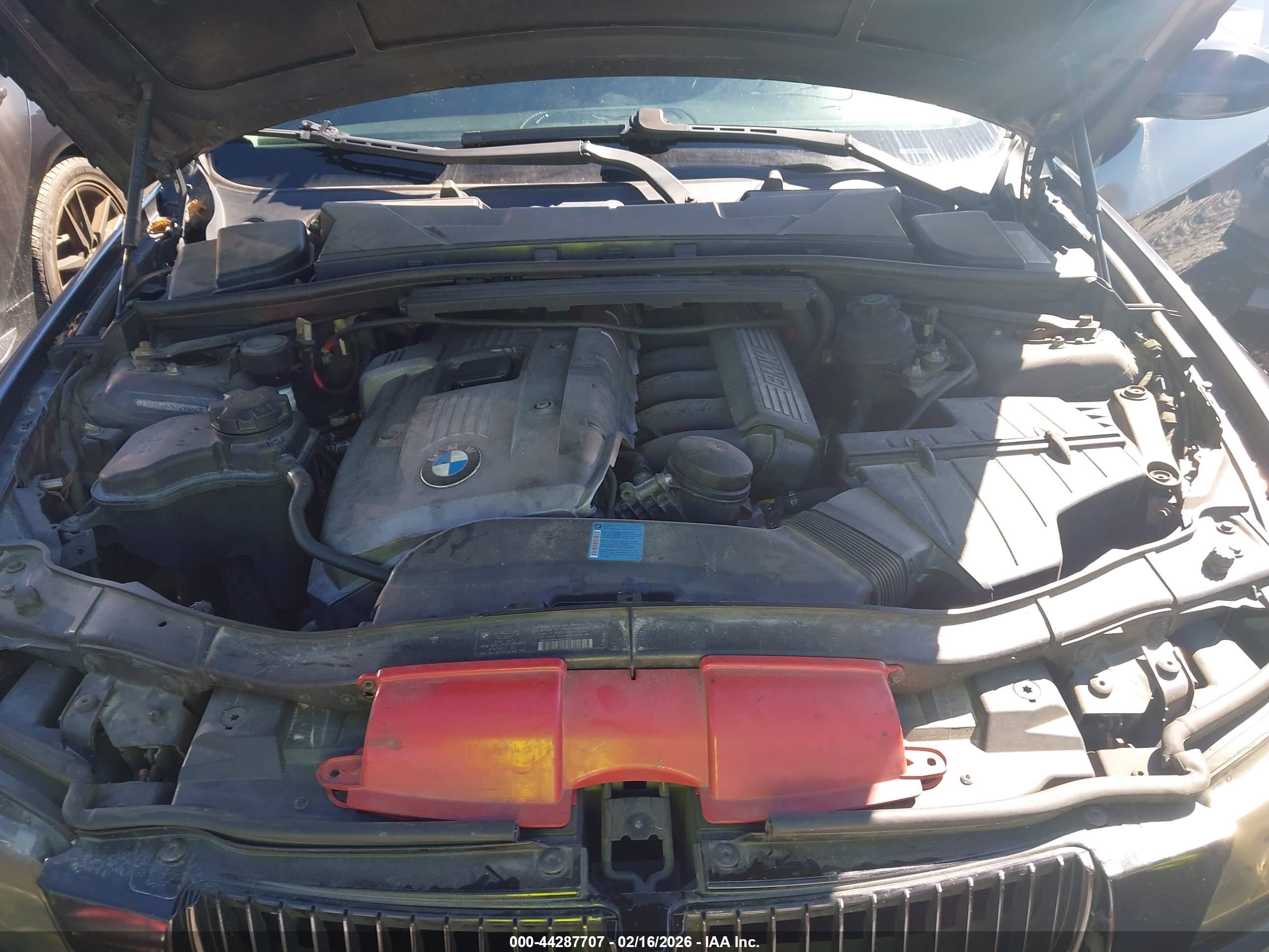 BMW 325I image 10
