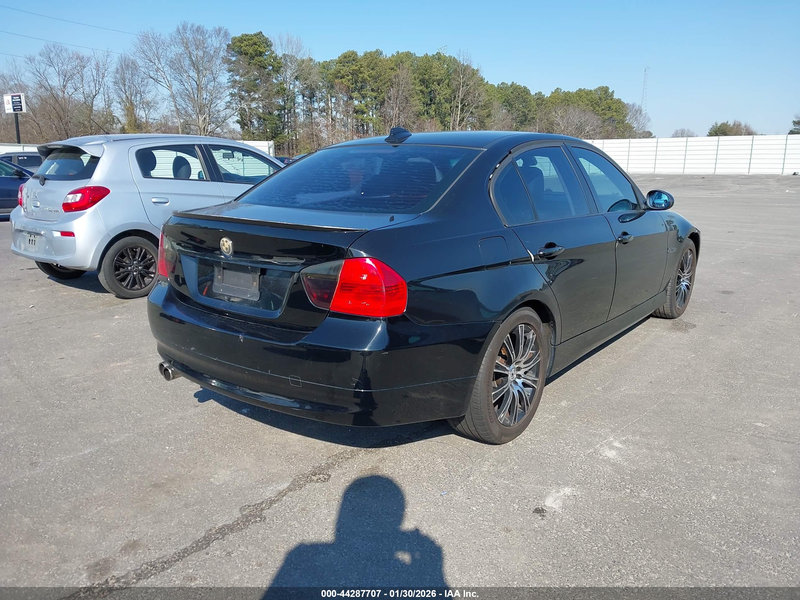 BMW 325I image 4