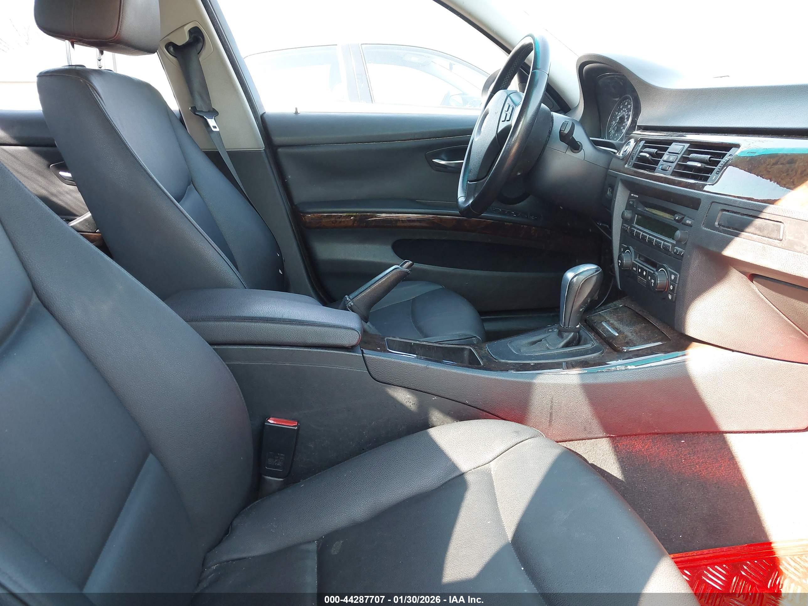 BMW 325I image 5