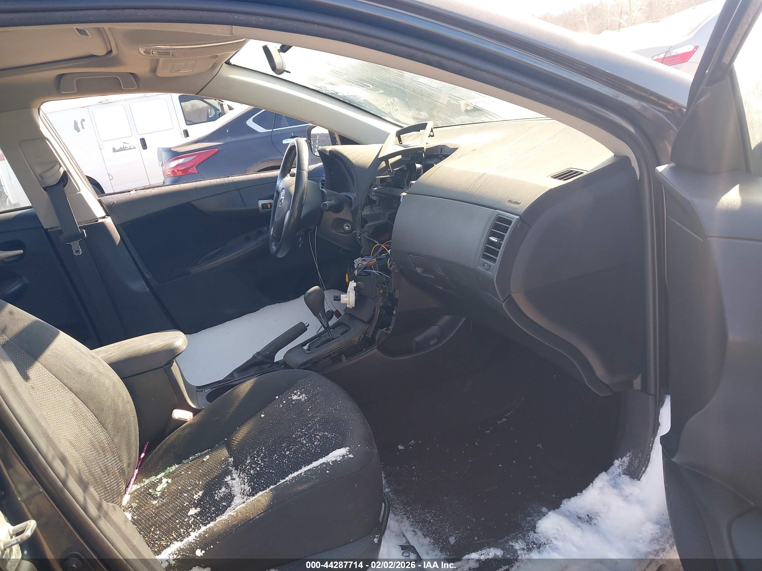 TOYOTA COROLLA image 5