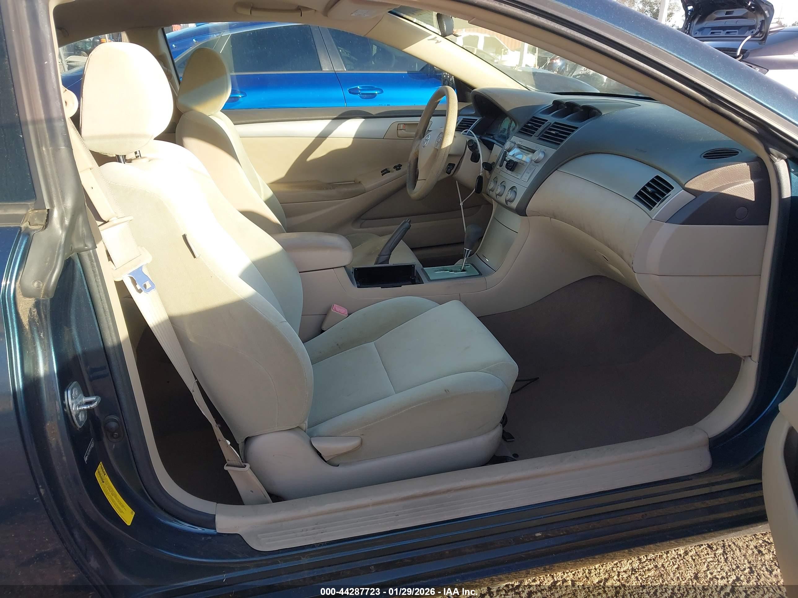 TOYOTA CAMRY image 5