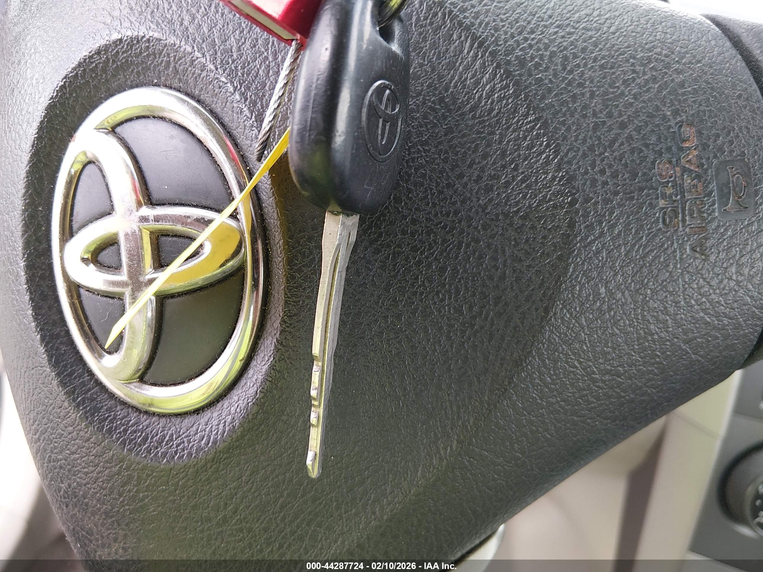 TOYOTA COROLLA image 11