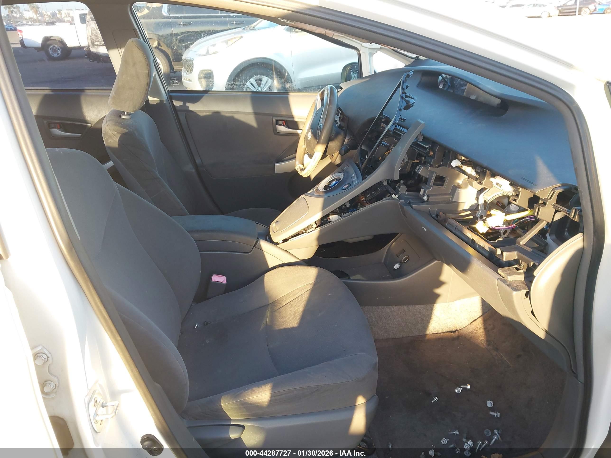 TOYOTA PRIUS image 5
