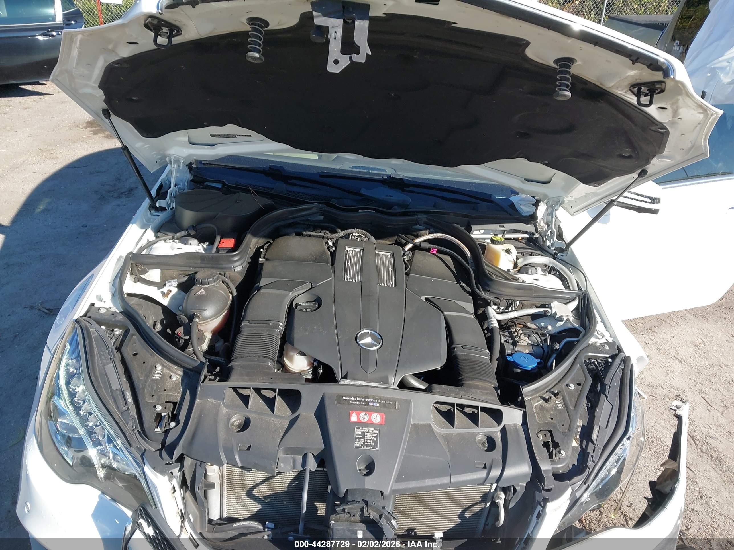 MERCEDES-BENZ E image 10