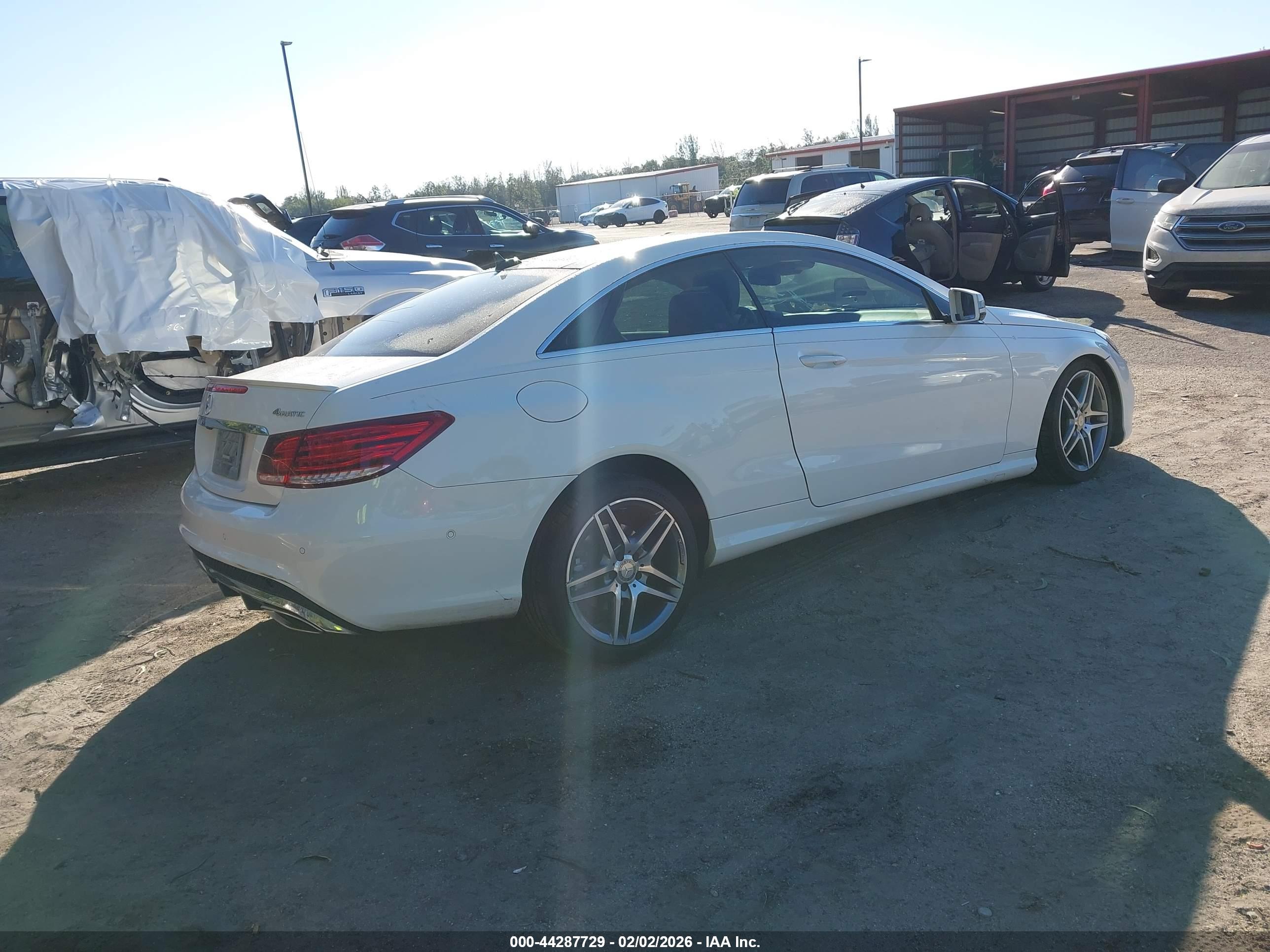 MERCEDES-BENZ E image 4