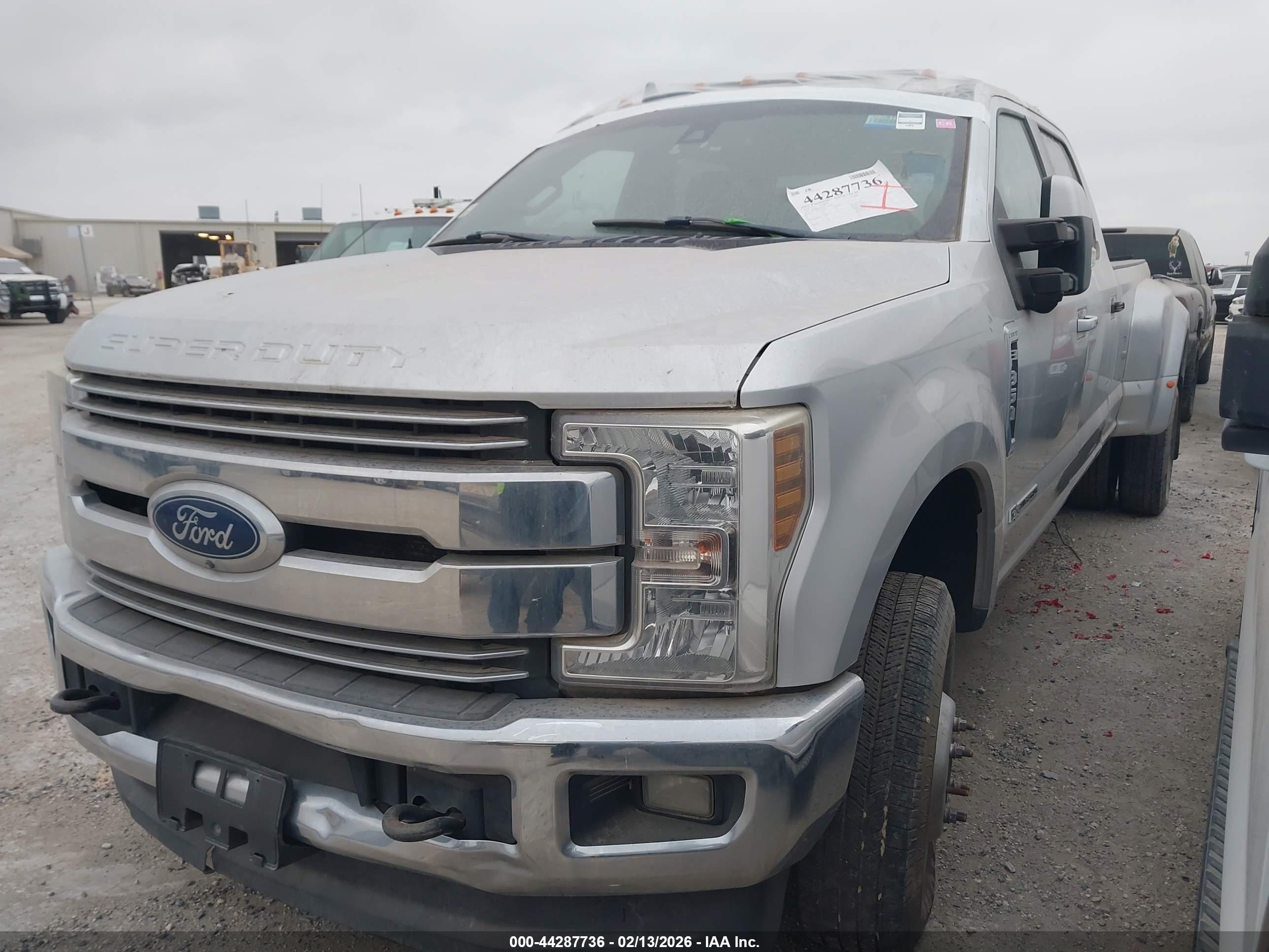 FORD F-350 image 2