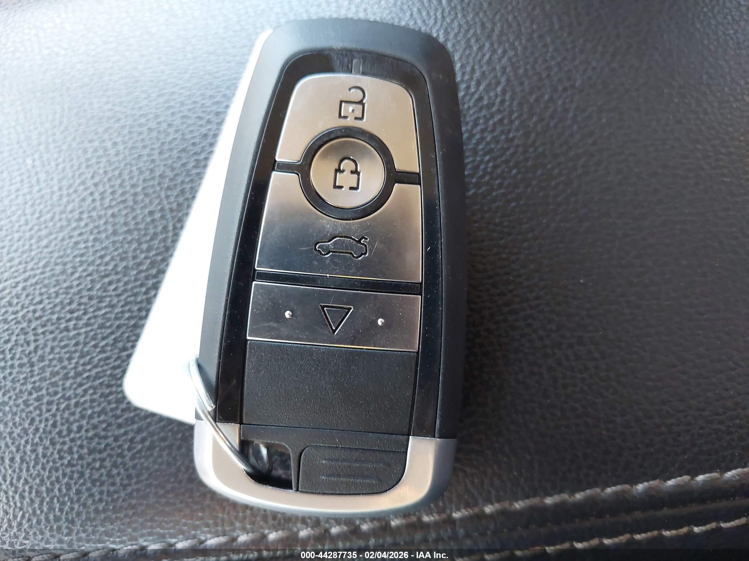 FORD ESCAPE image 11