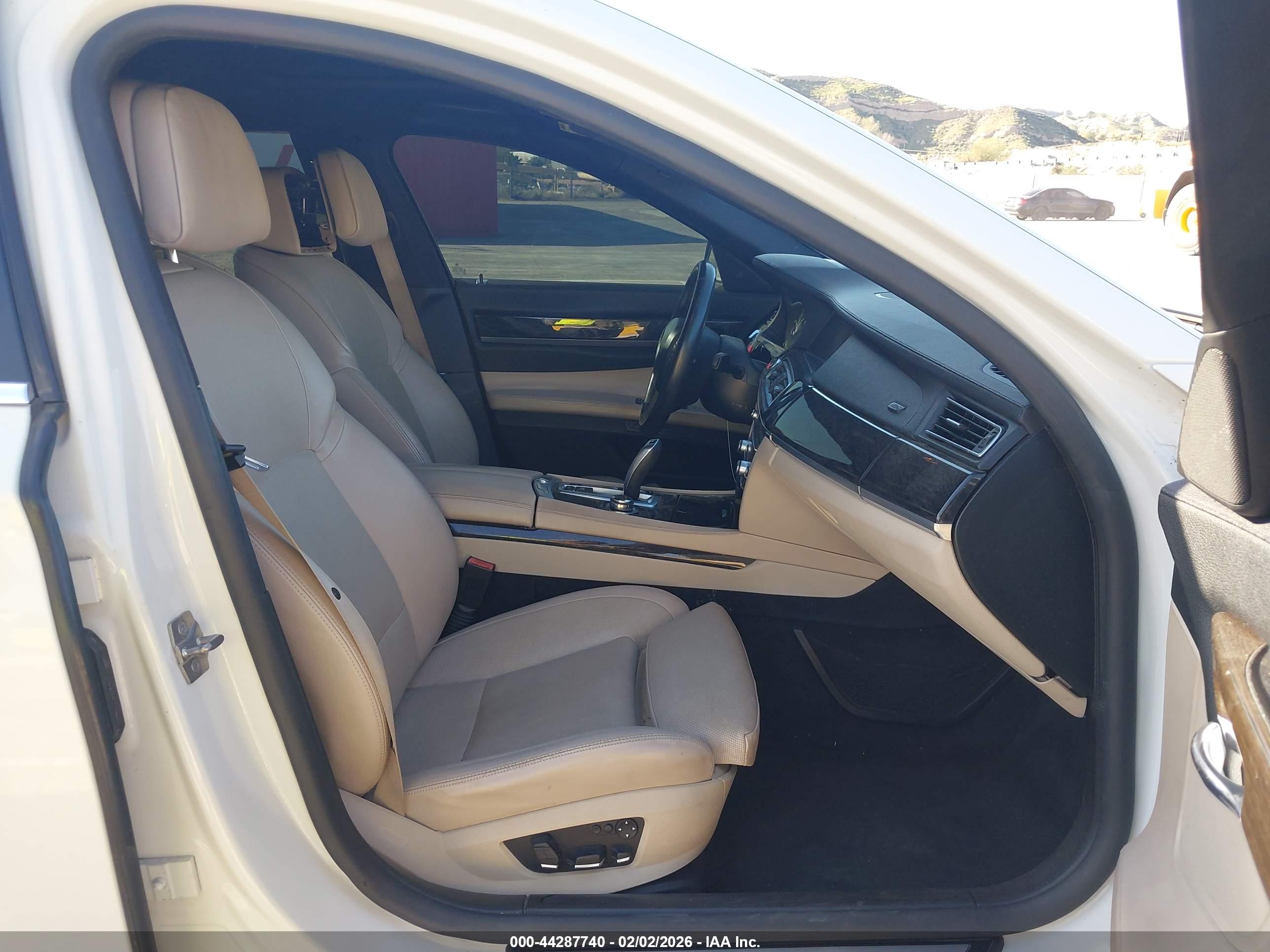 BMW 750LI image 5