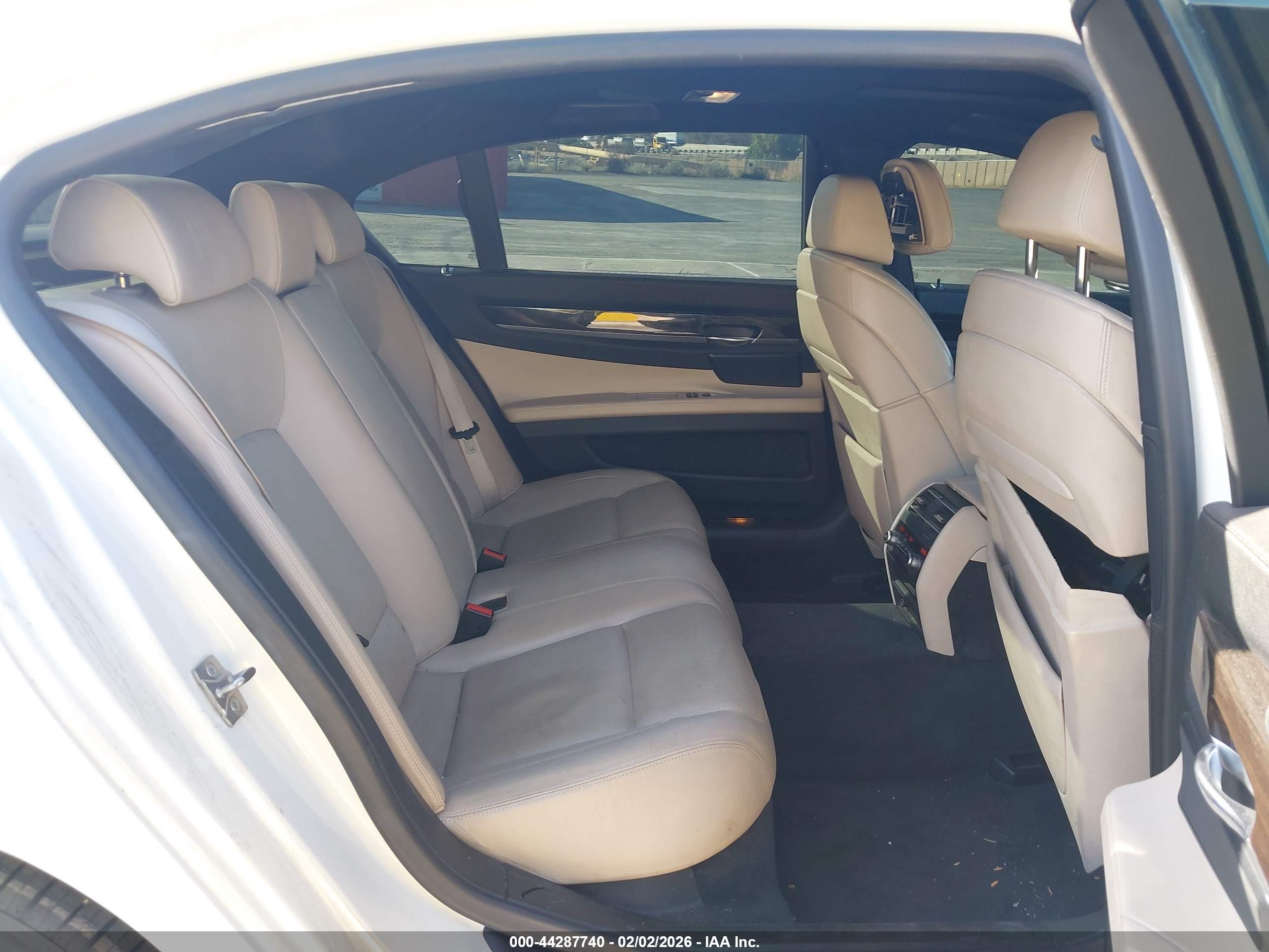 BMW 750LI image 8
