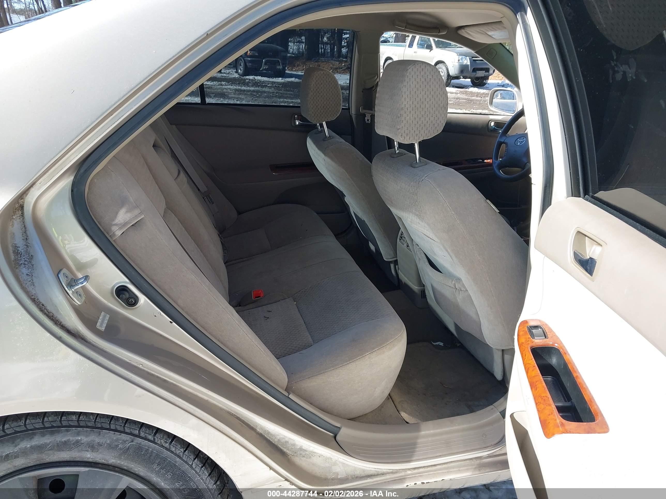 TOYOTA CAMRY image 8