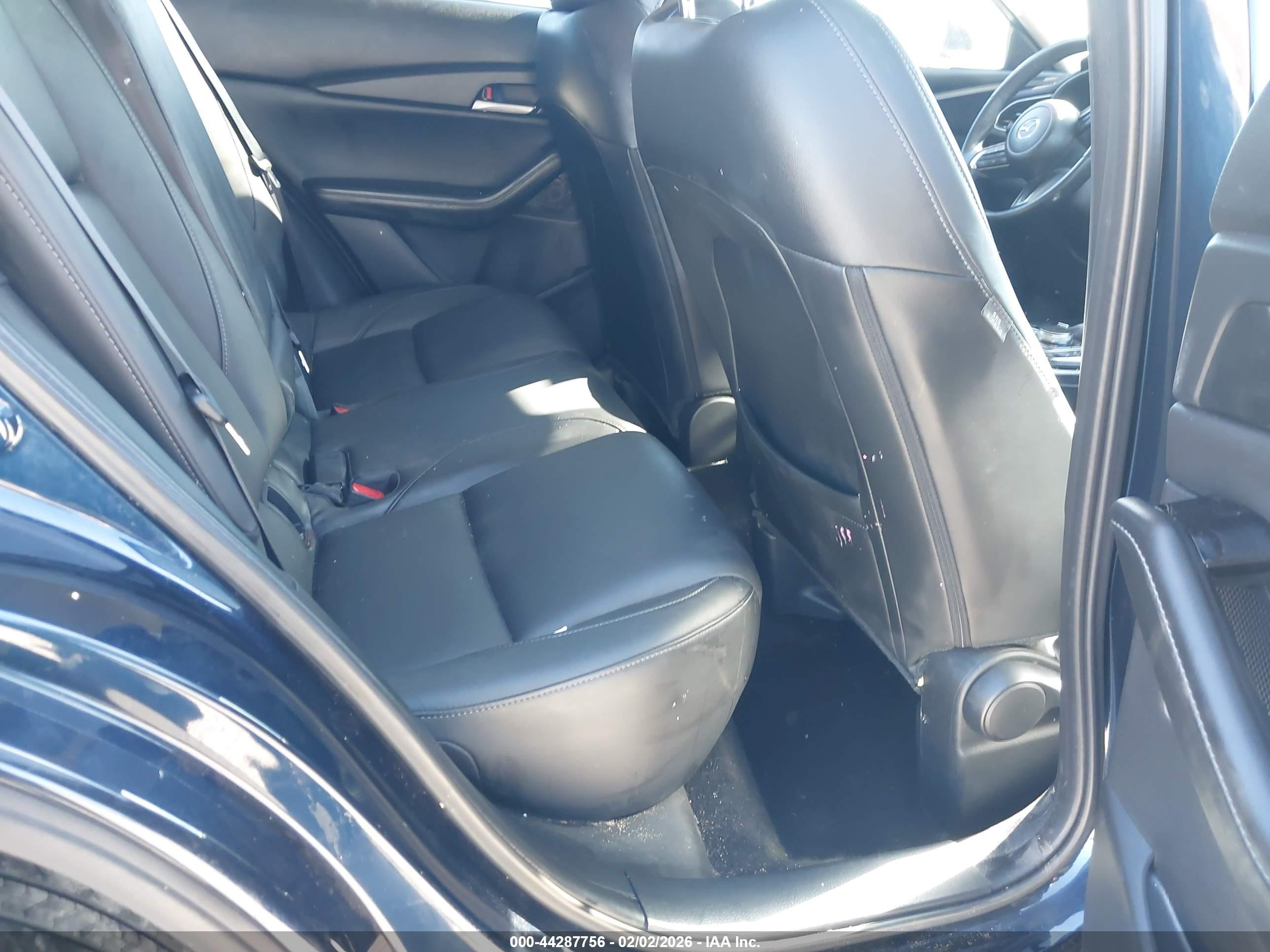 MAZDA CX-30 image 8