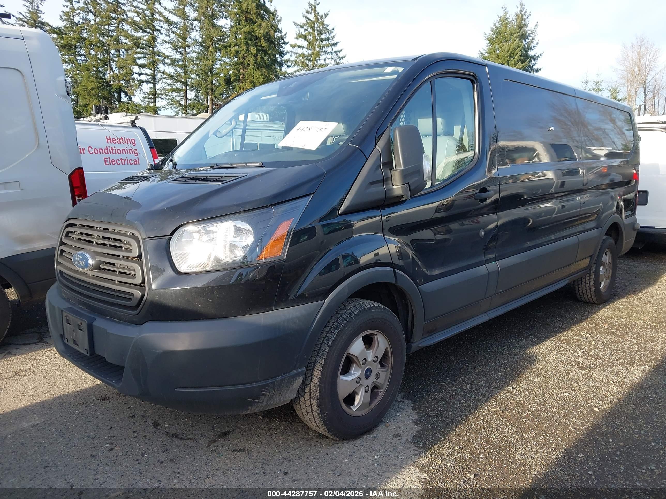 FORD TRANSIT-250 image 2