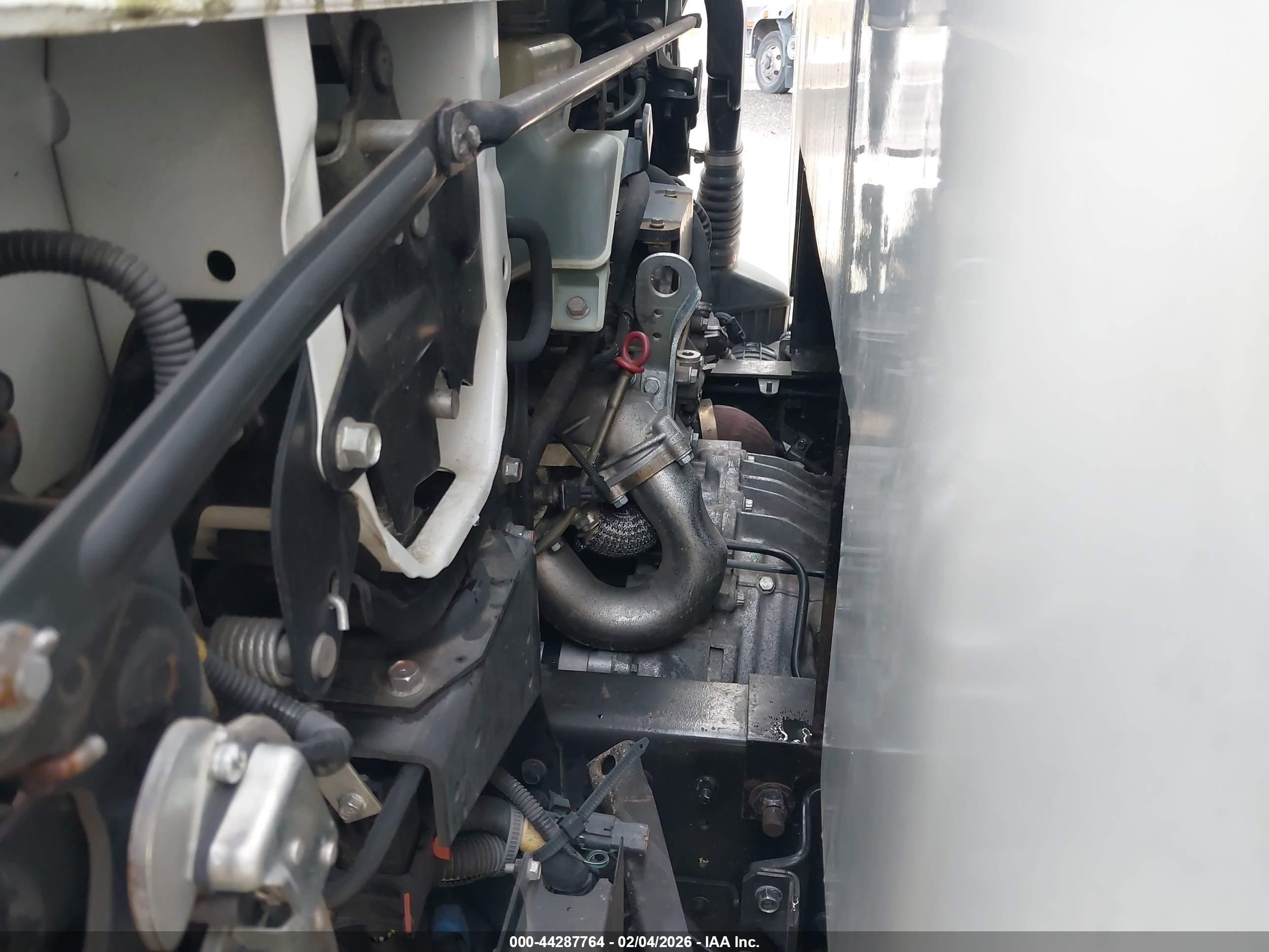MITSUBISHI FUSO image 10