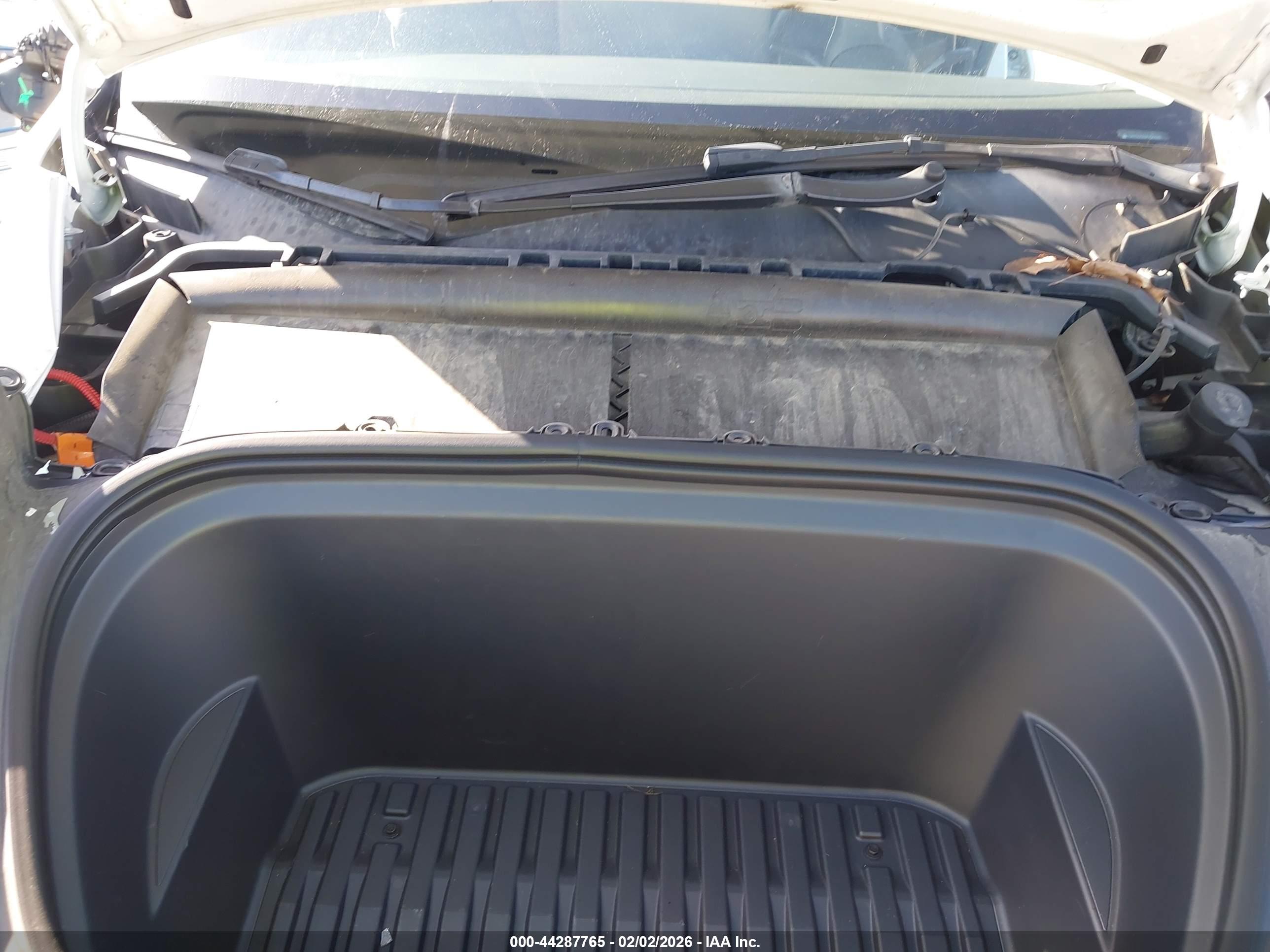 TESLA MODEL image 10
