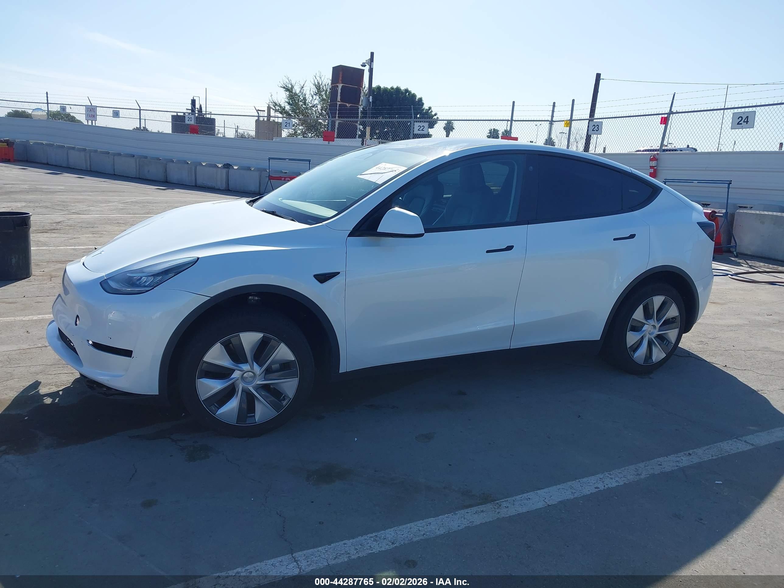 TESLA MODEL image 2