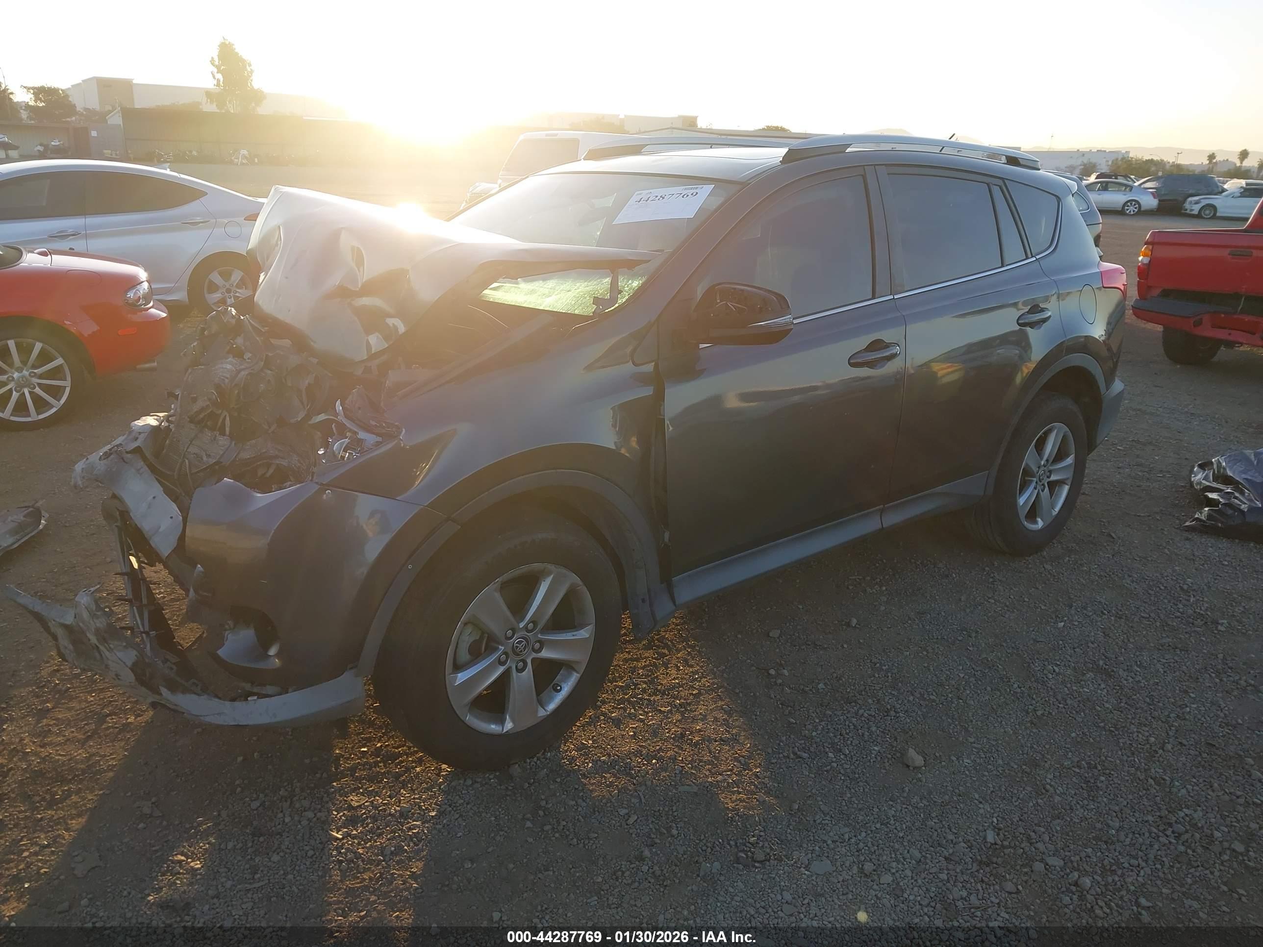 TOYOTA RAV4 image 2