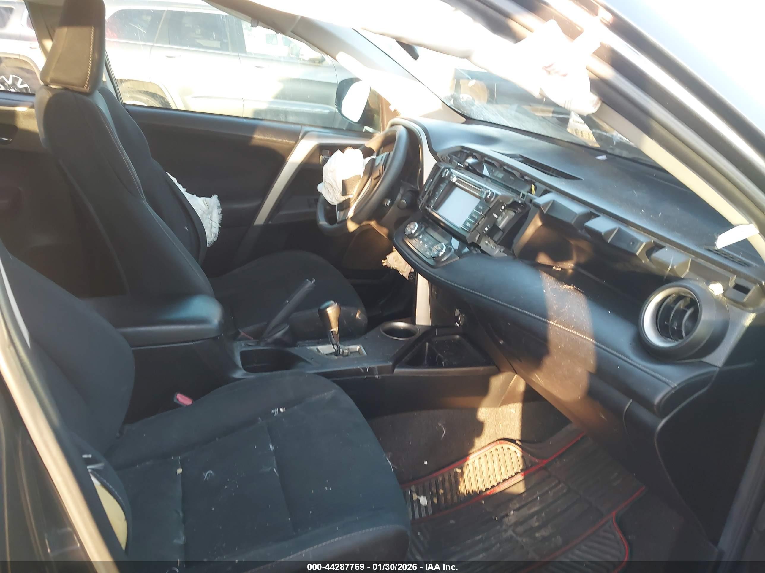 TOYOTA RAV4 image 5