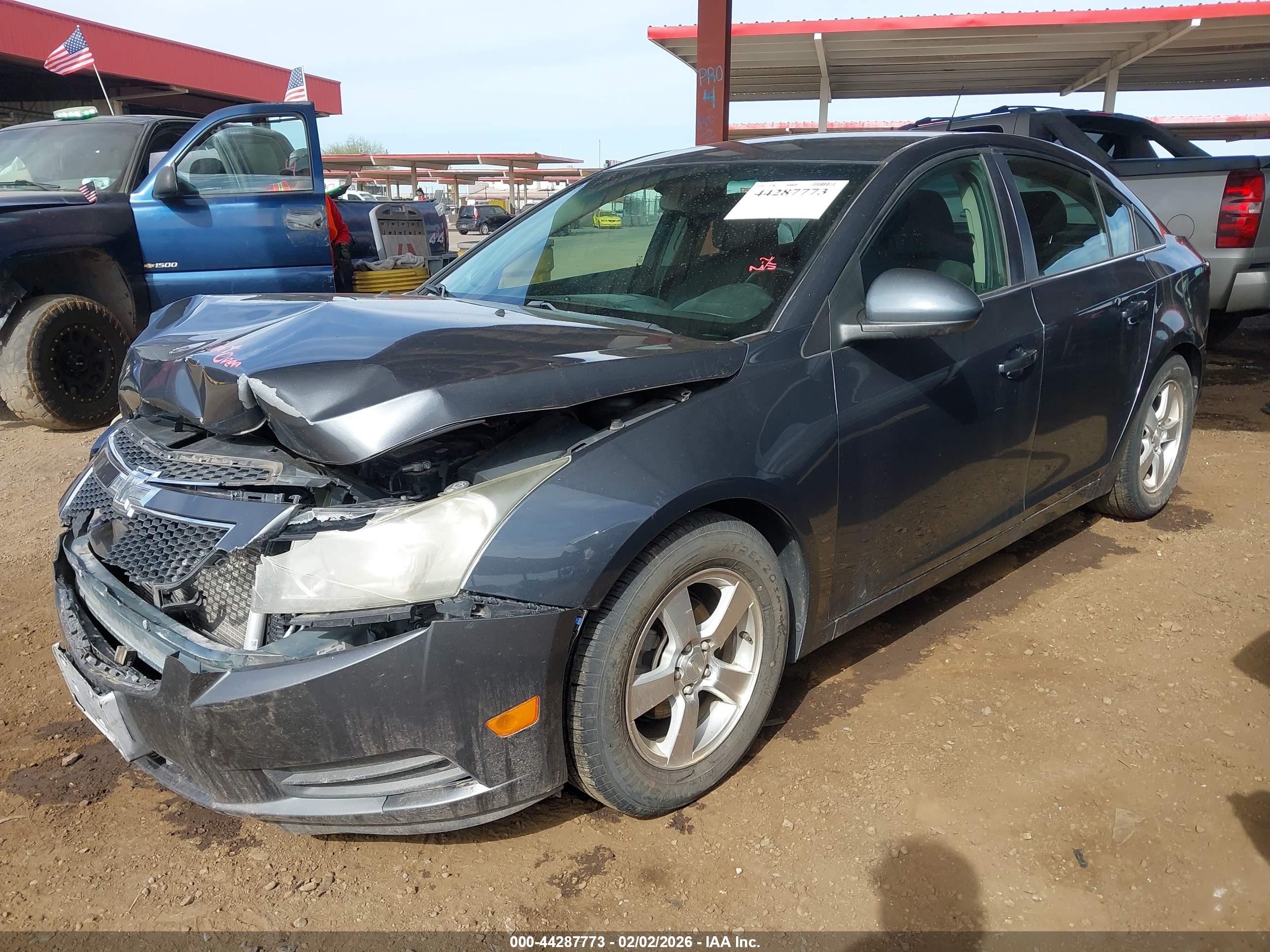 CHEVROLET CRUZE image 2
