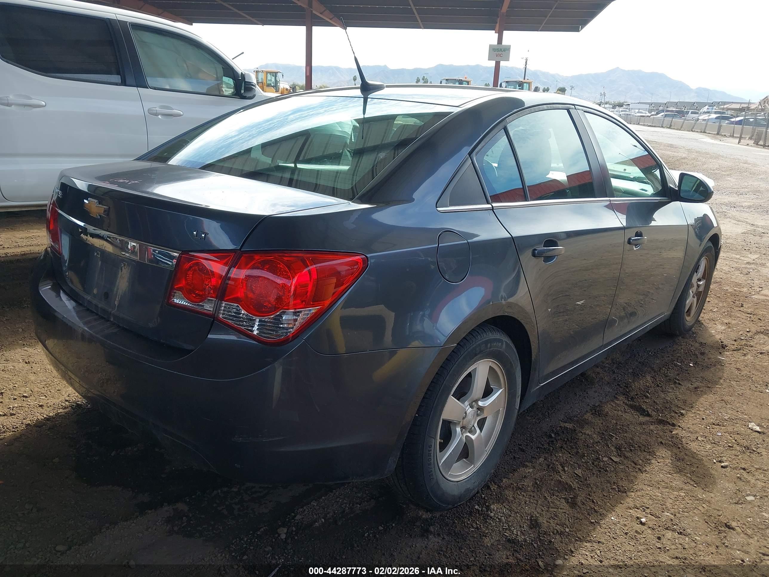 CHEVROLET CRUZE image 4