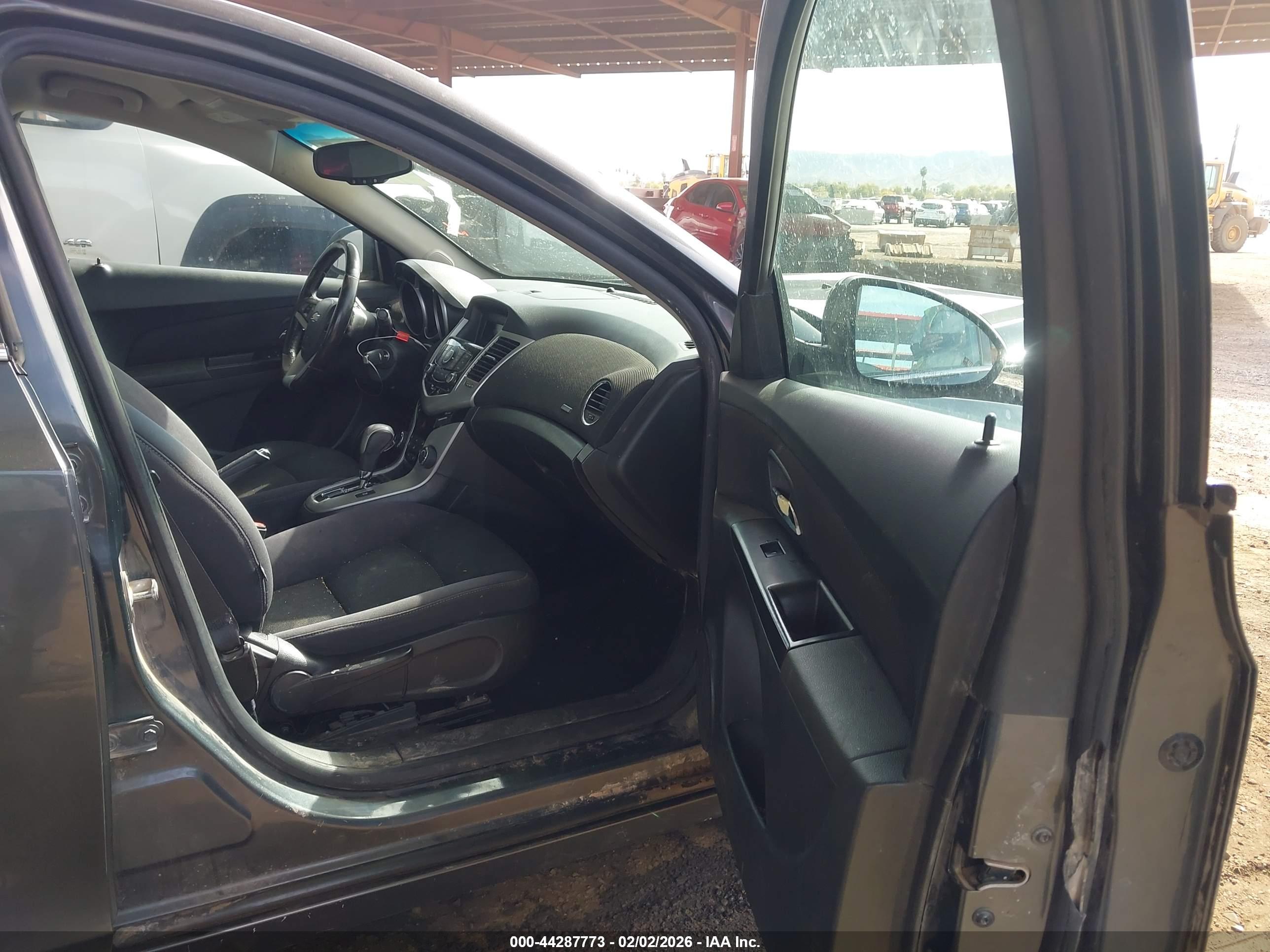 CHEVROLET CRUZE image 5