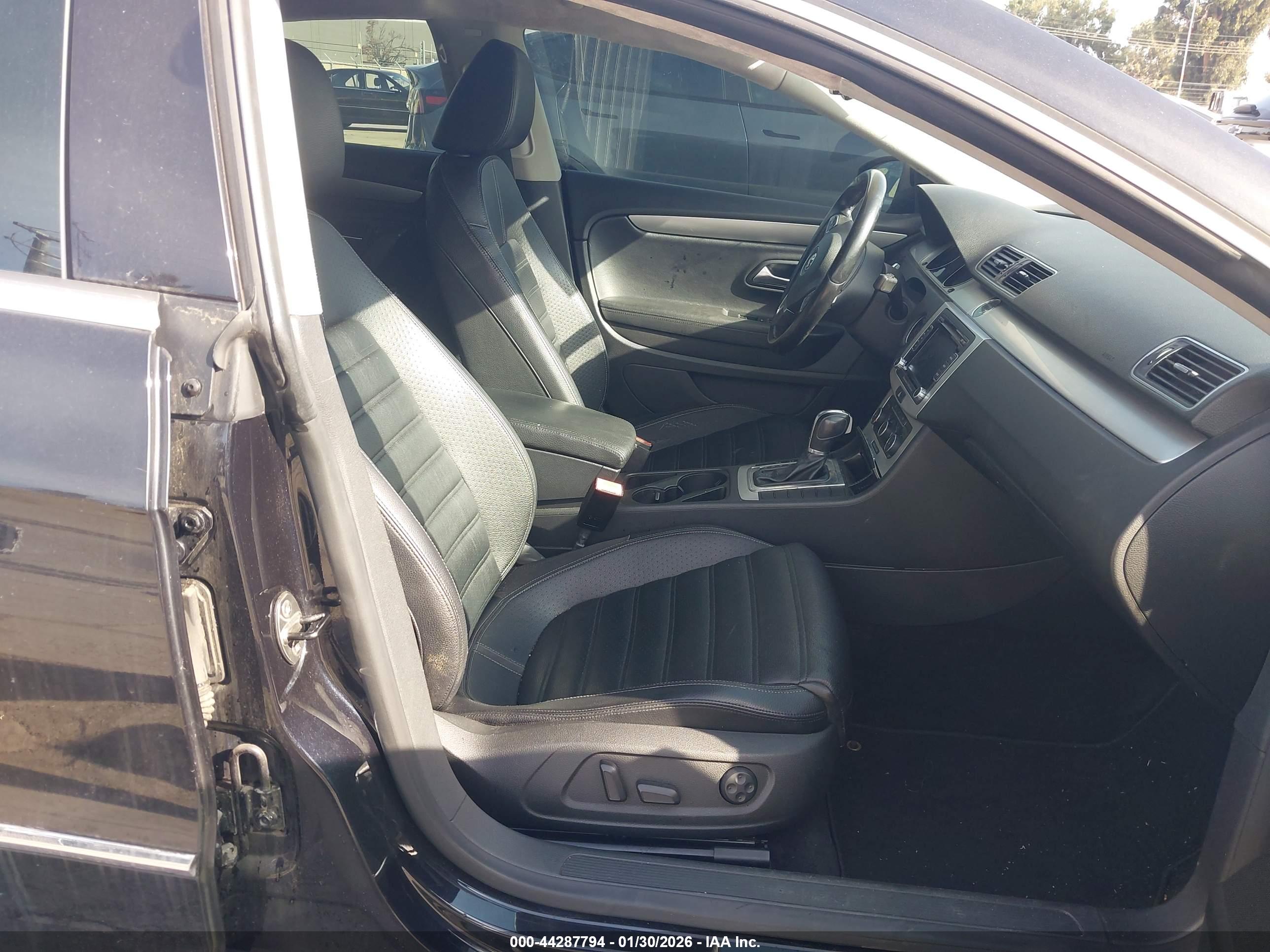 VOLKSWAGEN CC image 5