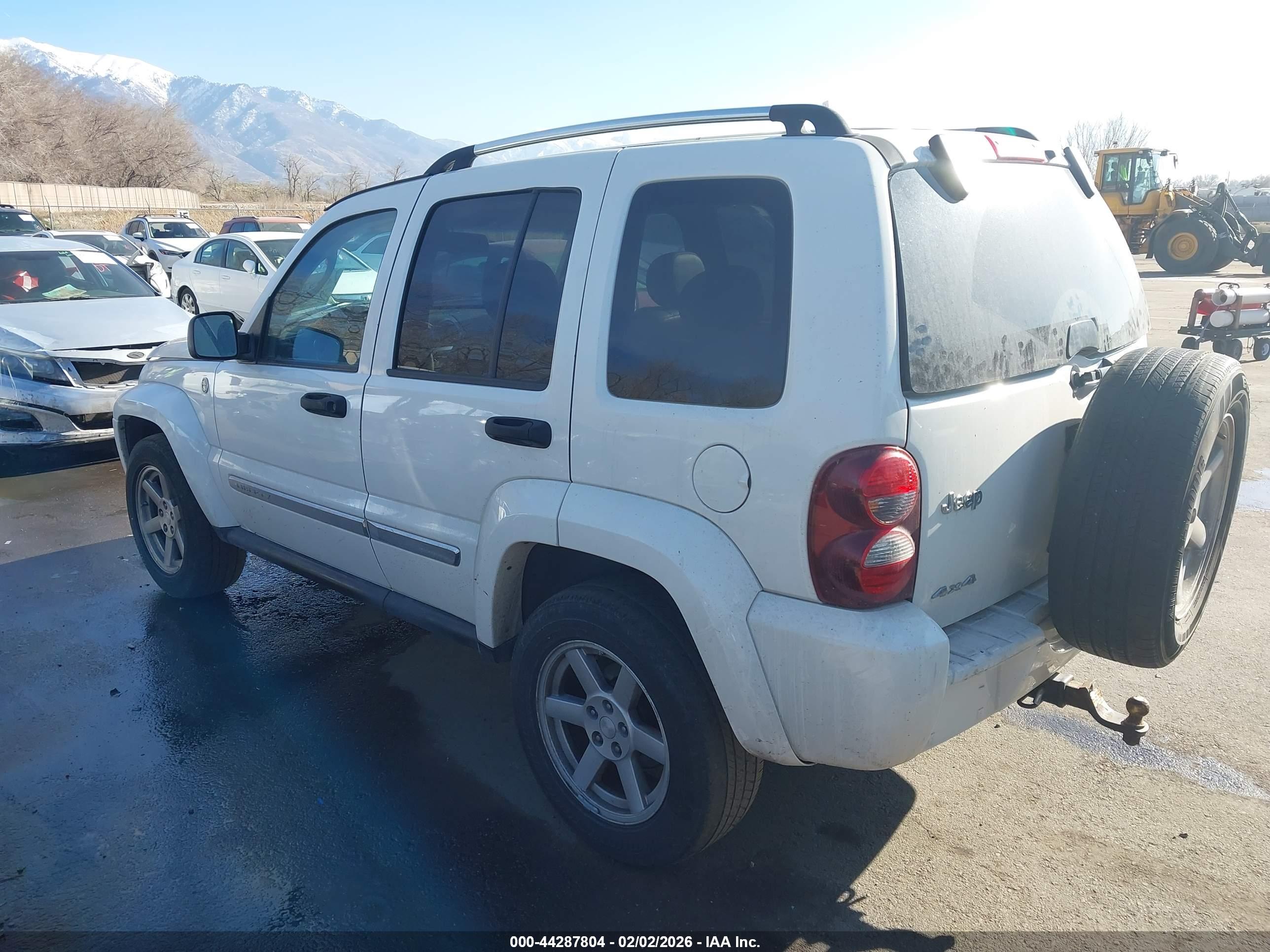 JEEP LIBERTY image 3