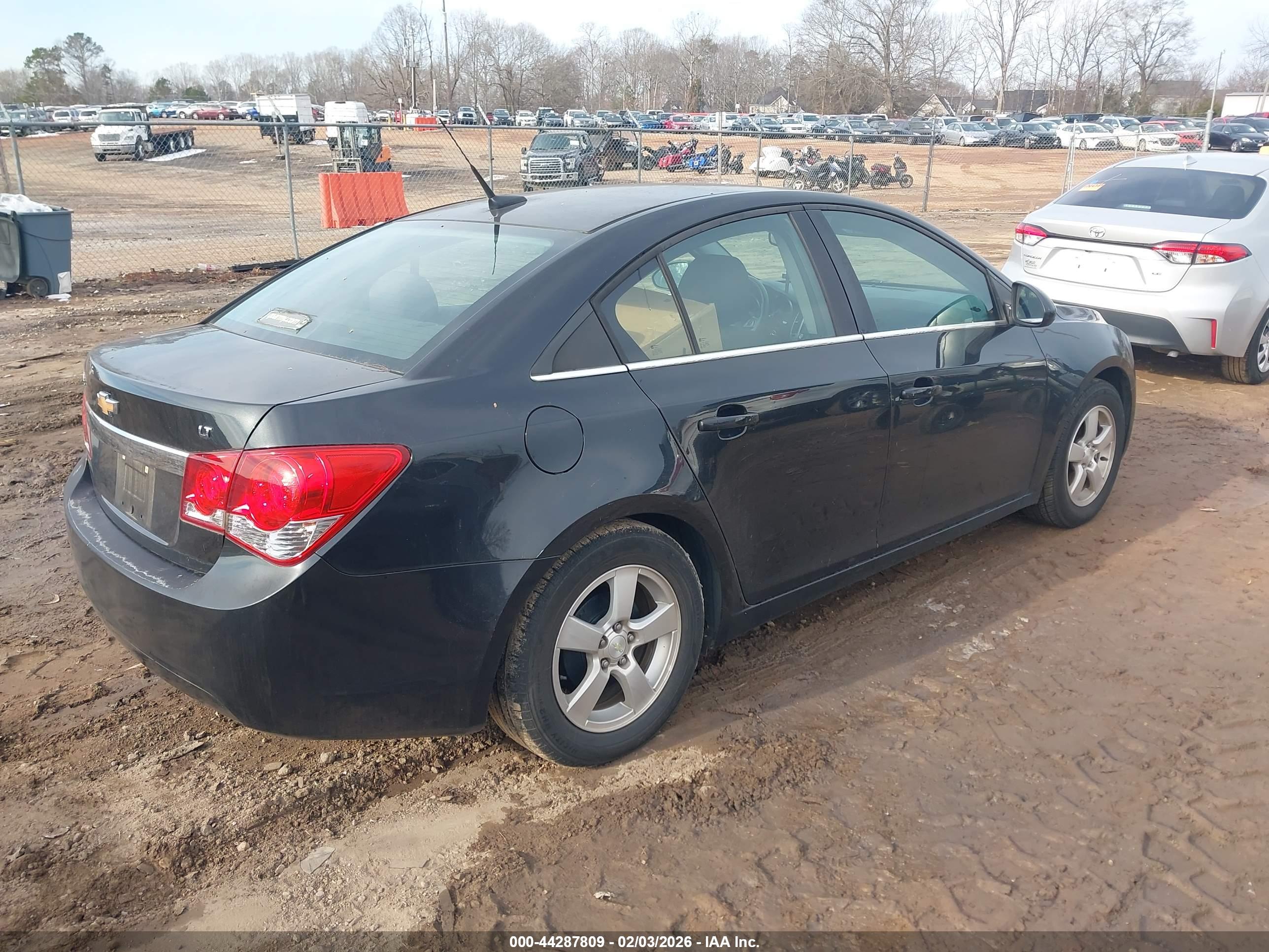 CHEVROLET CRUZE image 4