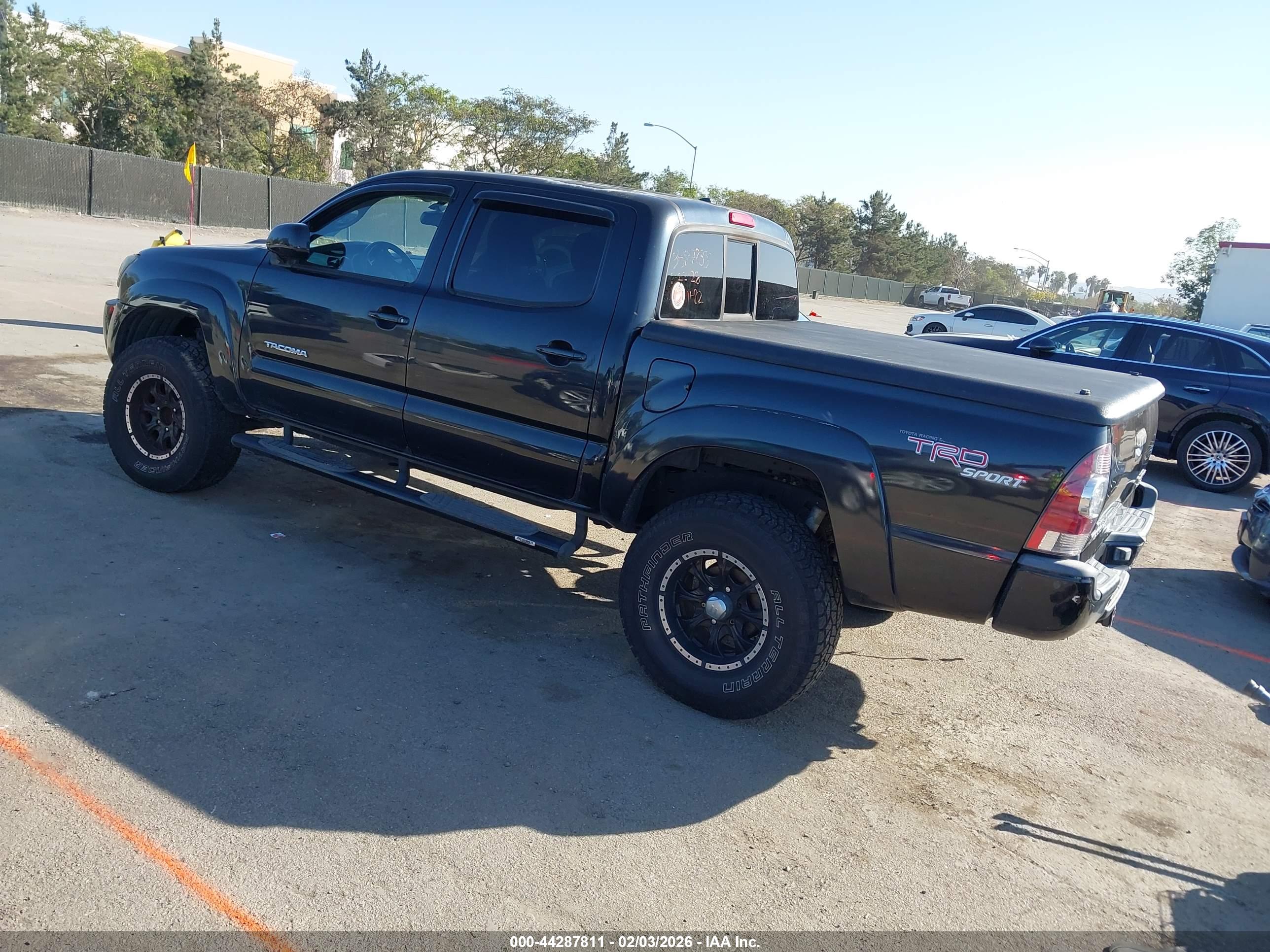 TOYOTA TACOMA image 3