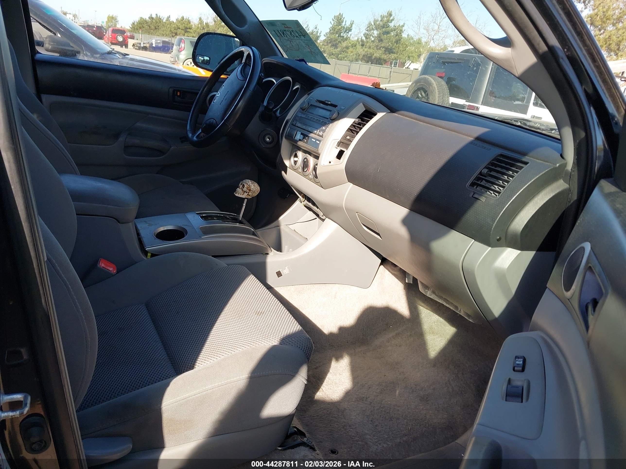 TOYOTA TACOMA image 5