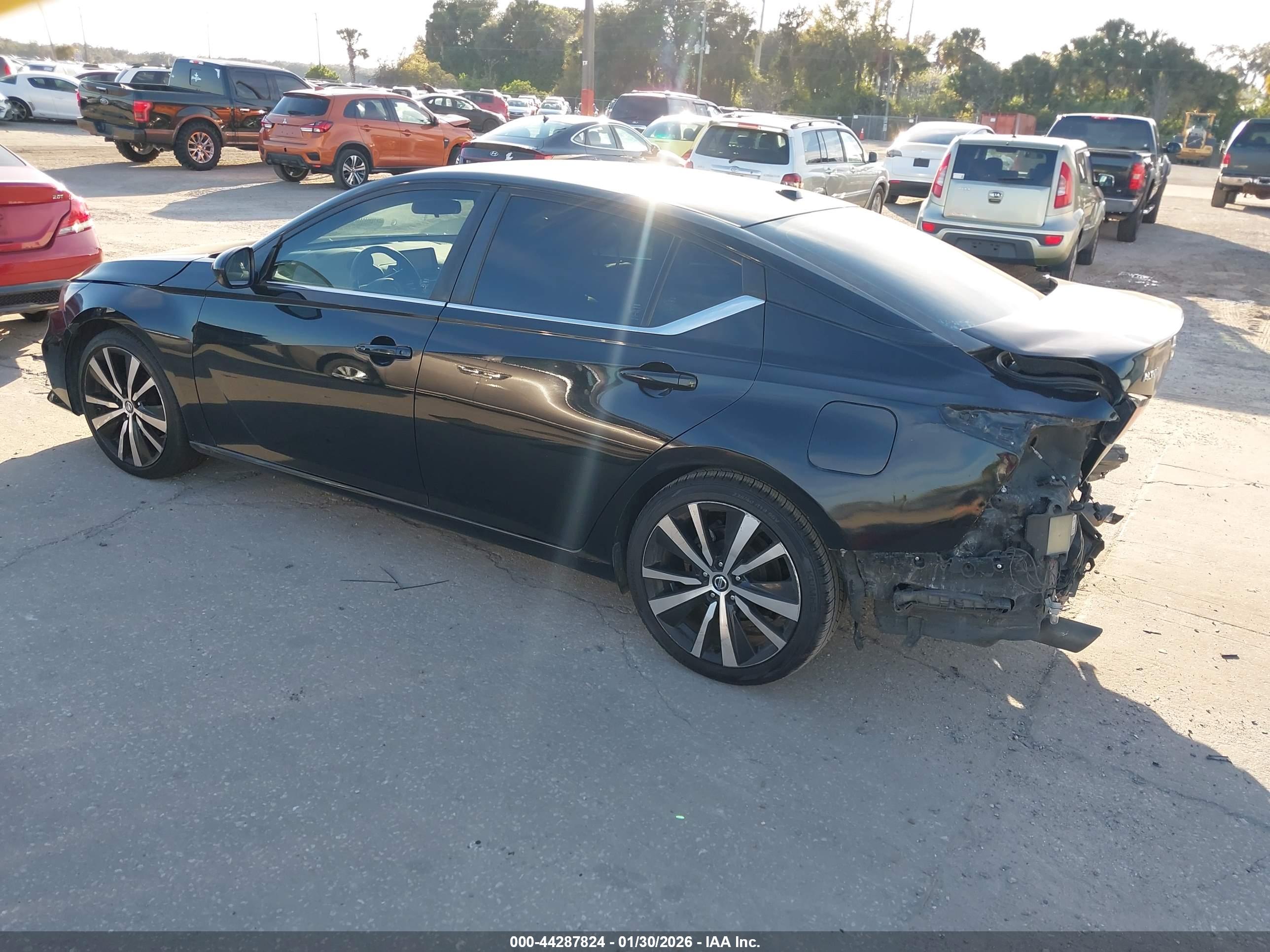 NISSAN ALTIMA image 3