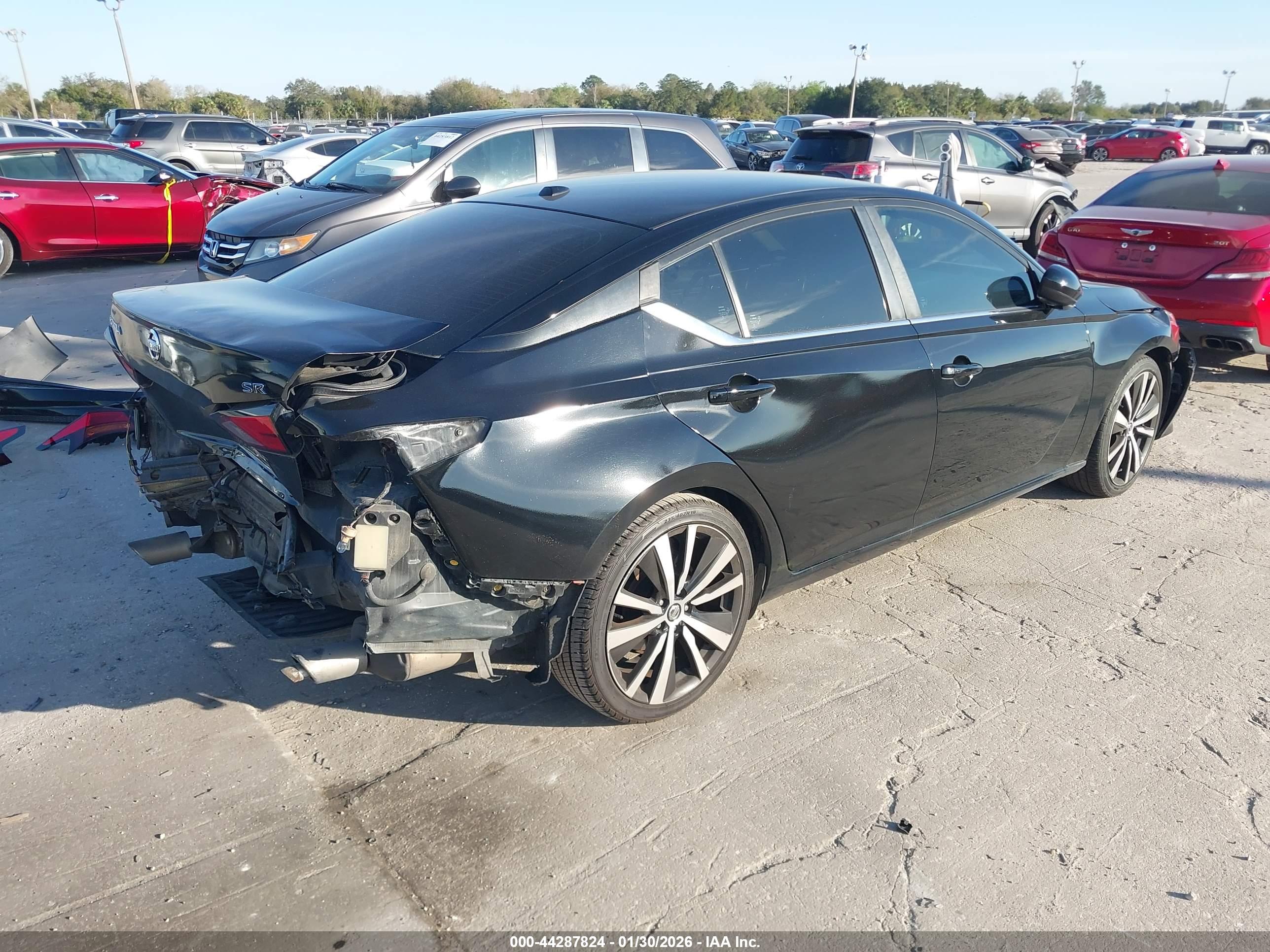 NISSAN ALTIMA image 4