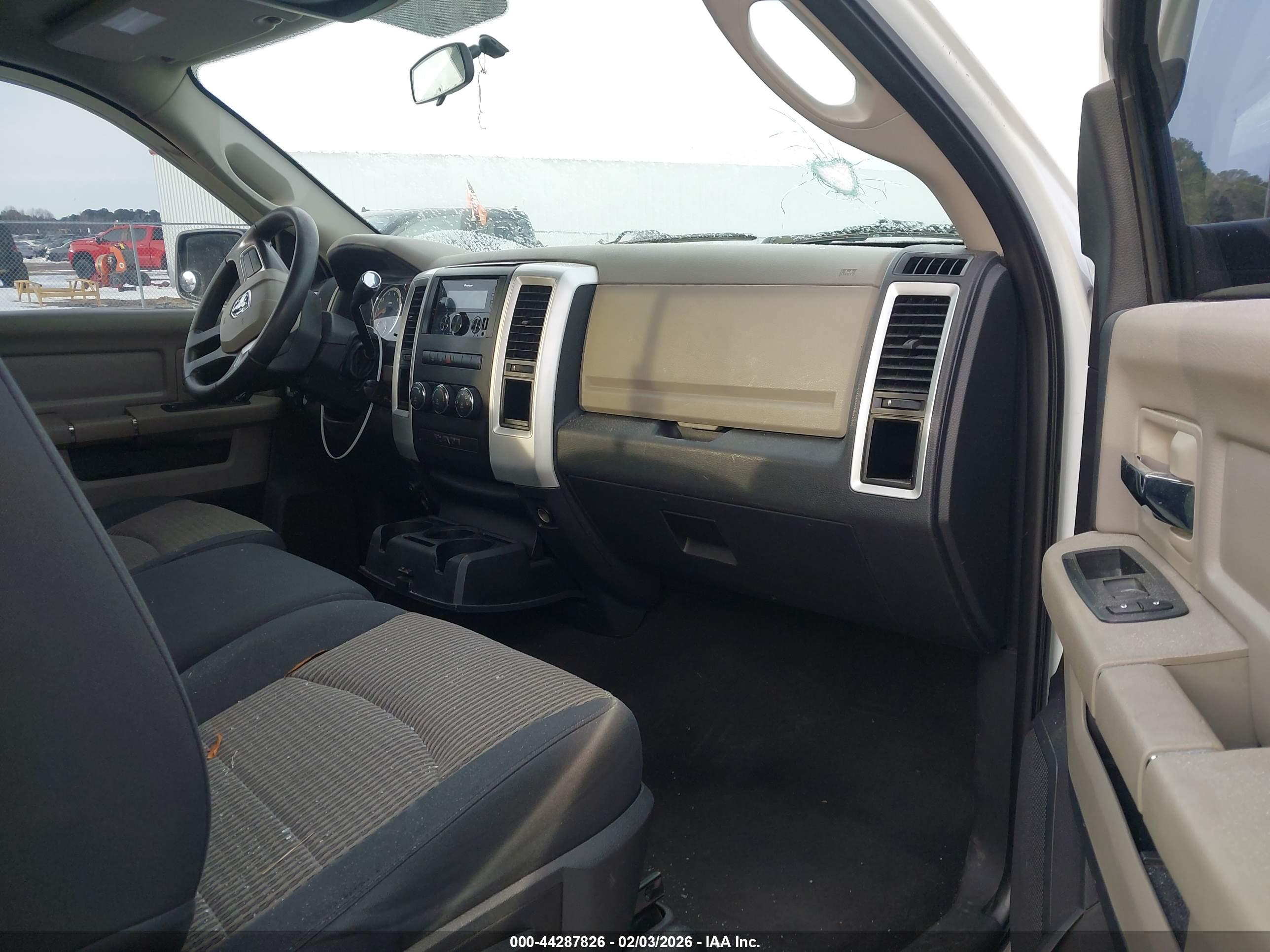 DODGE RAM image 5