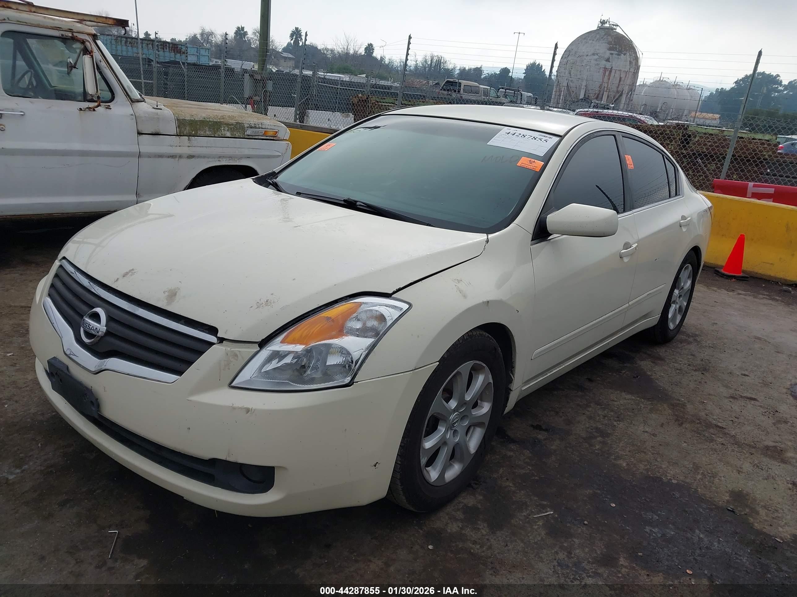 NISSAN ALTIMA image 2