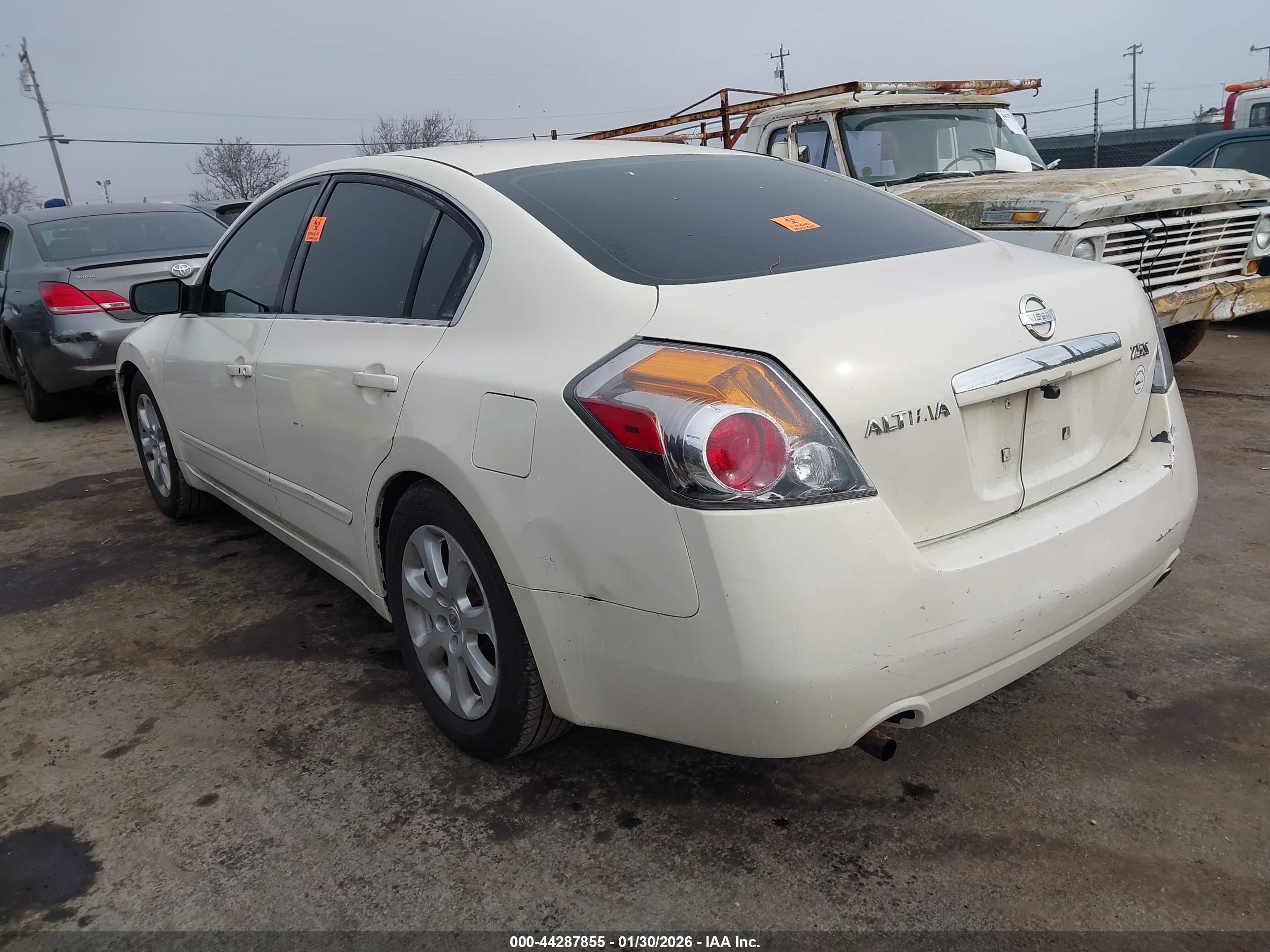 NISSAN ALTIMA image 3