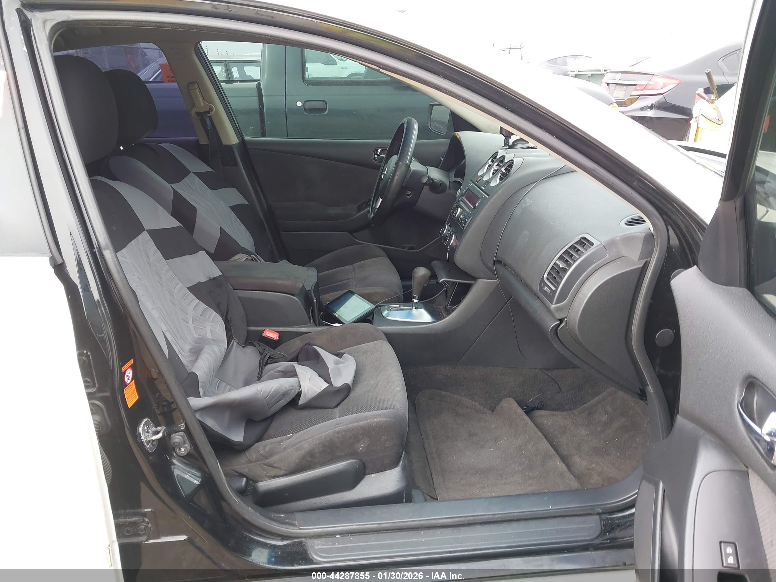 NISSAN ALTIMA image 5
