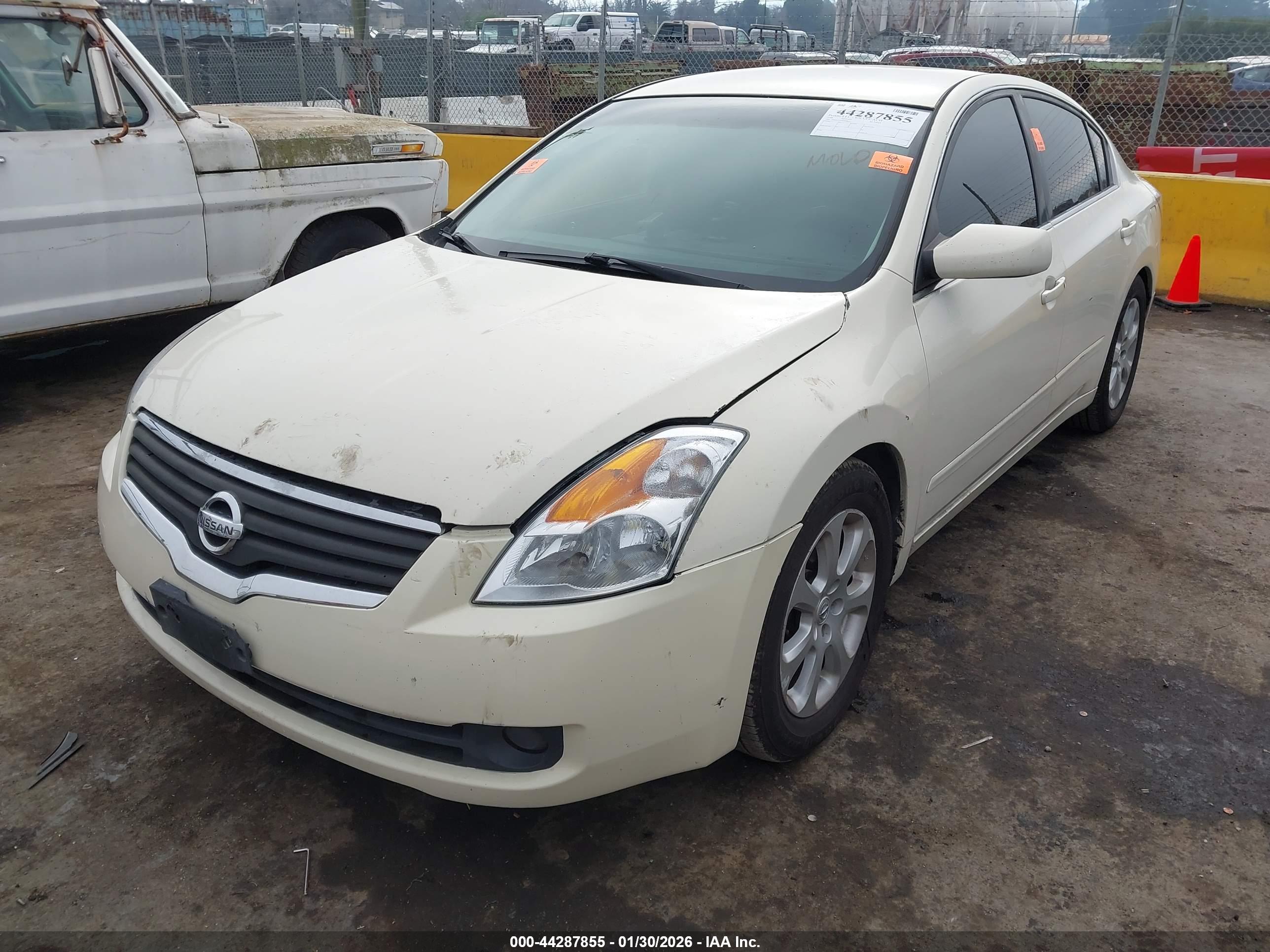 NISSAN ALTIMA image 6