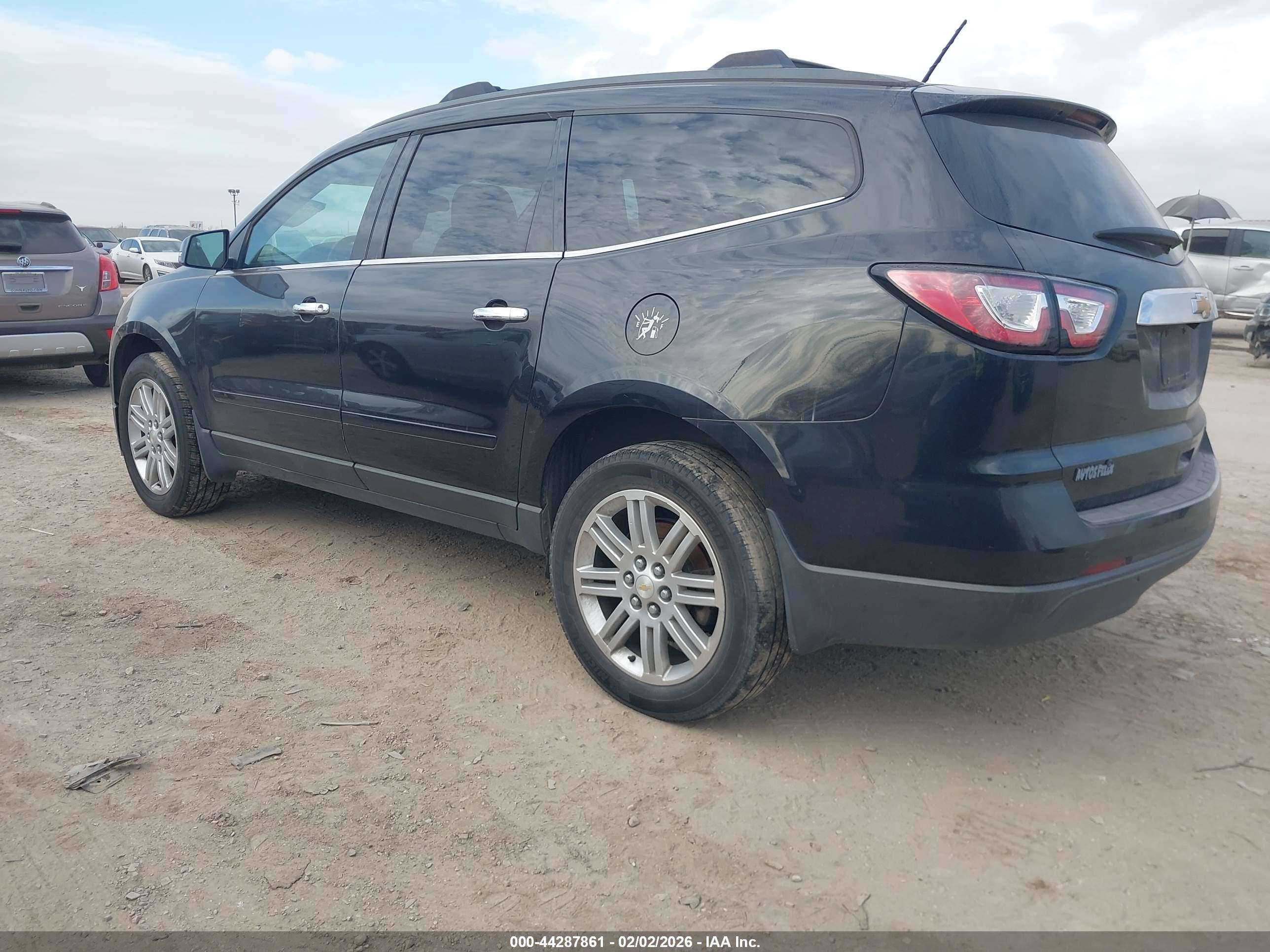 CHEVROLET TRAVERSE image 3