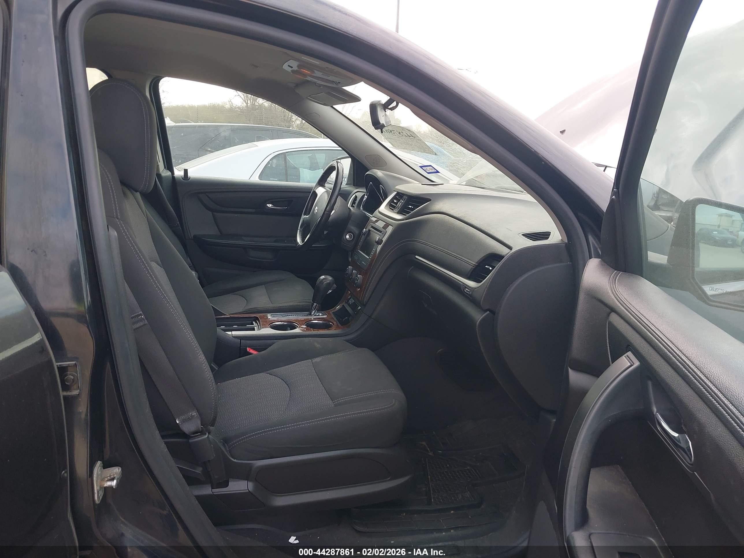 CHEVROLET TRAVERSE image 5