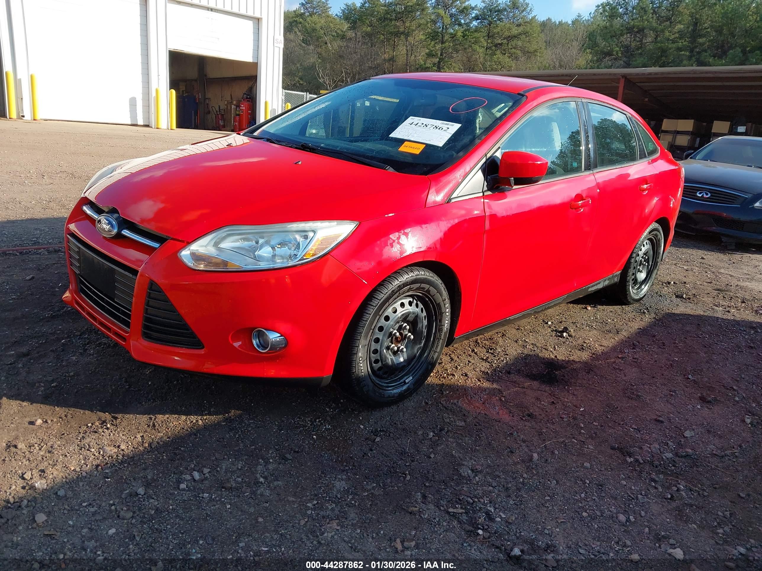 FORD FOCUS image 2