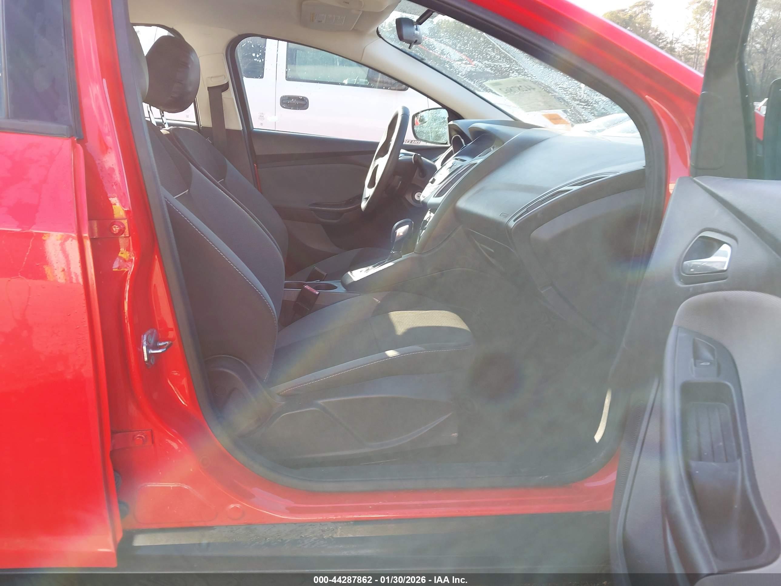 FORD FOCUS image 5