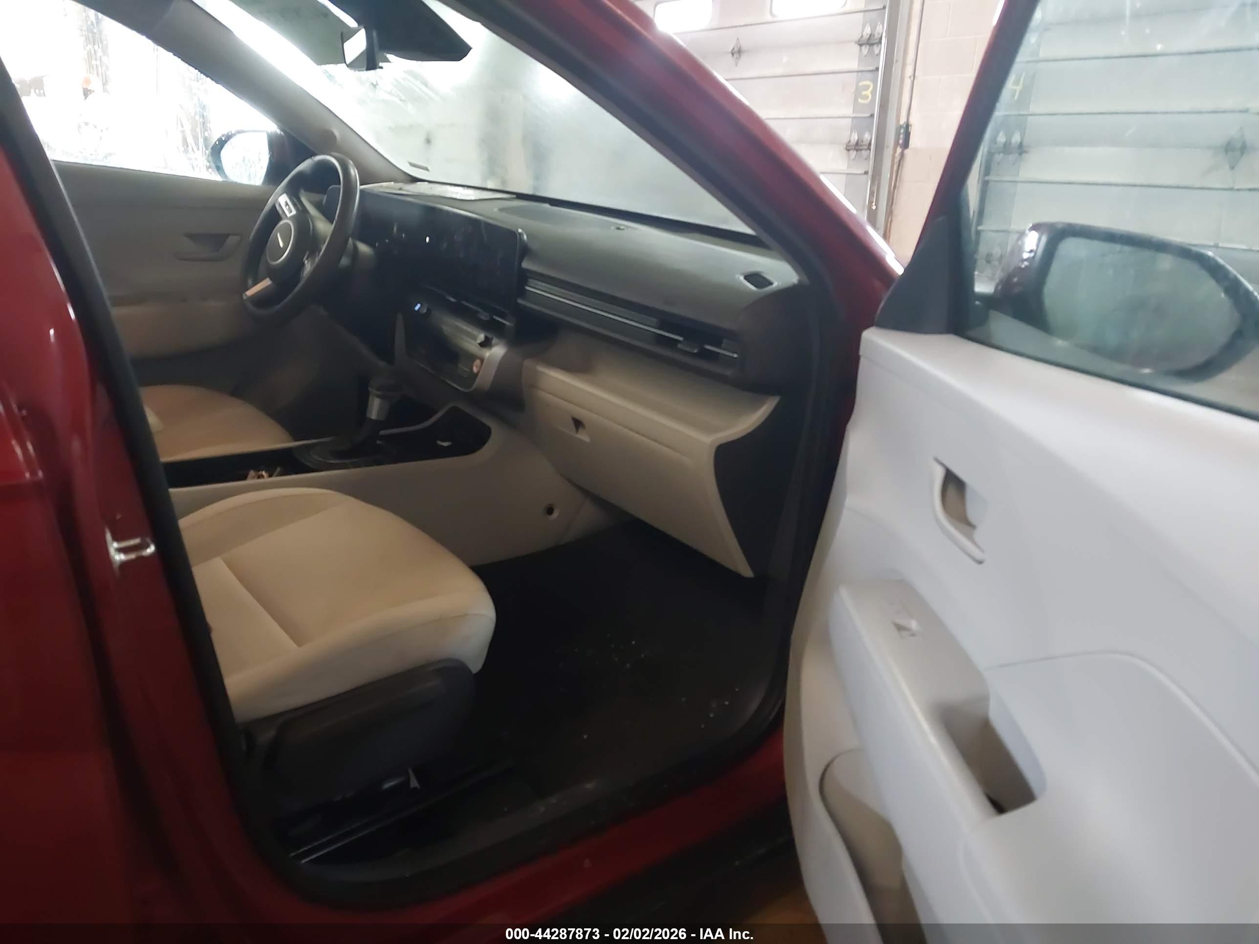 HYUNDAI KONA image 5