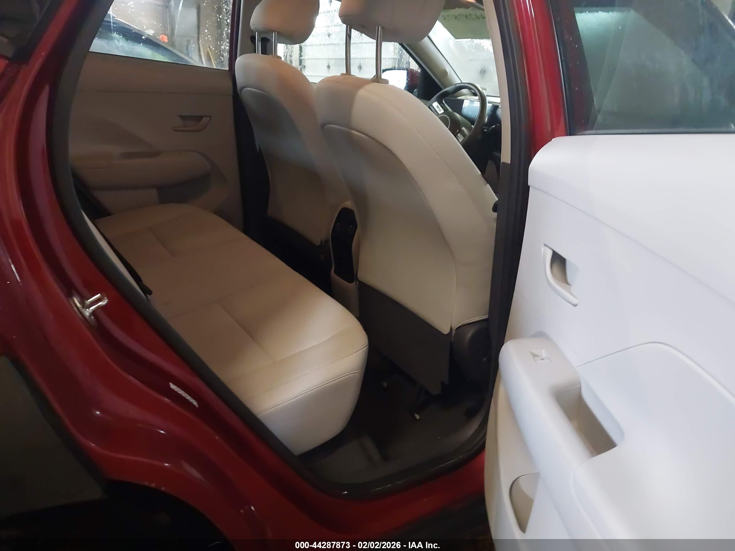 HYUNDAI KONA image 8
