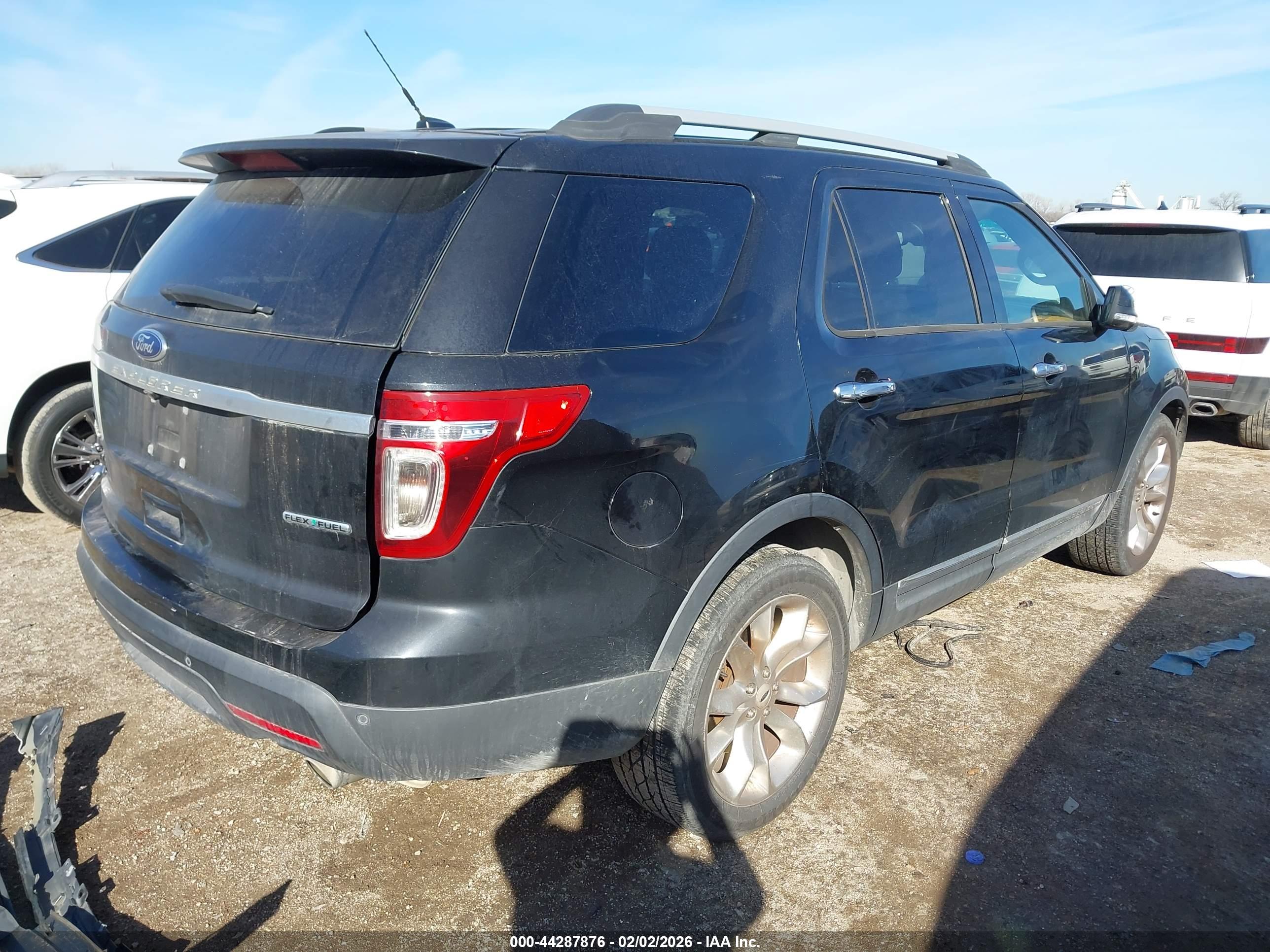 FORD EXPLORER image 4