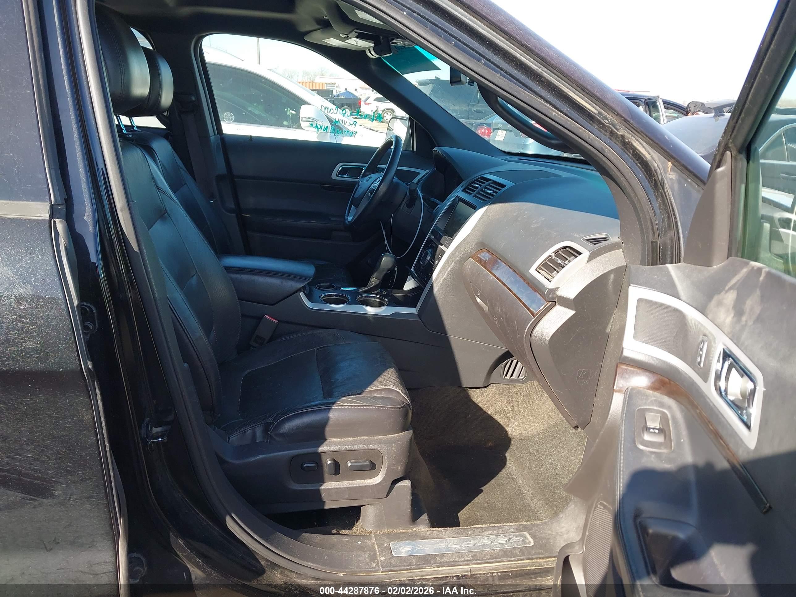 FORD EXPLORER image 5
